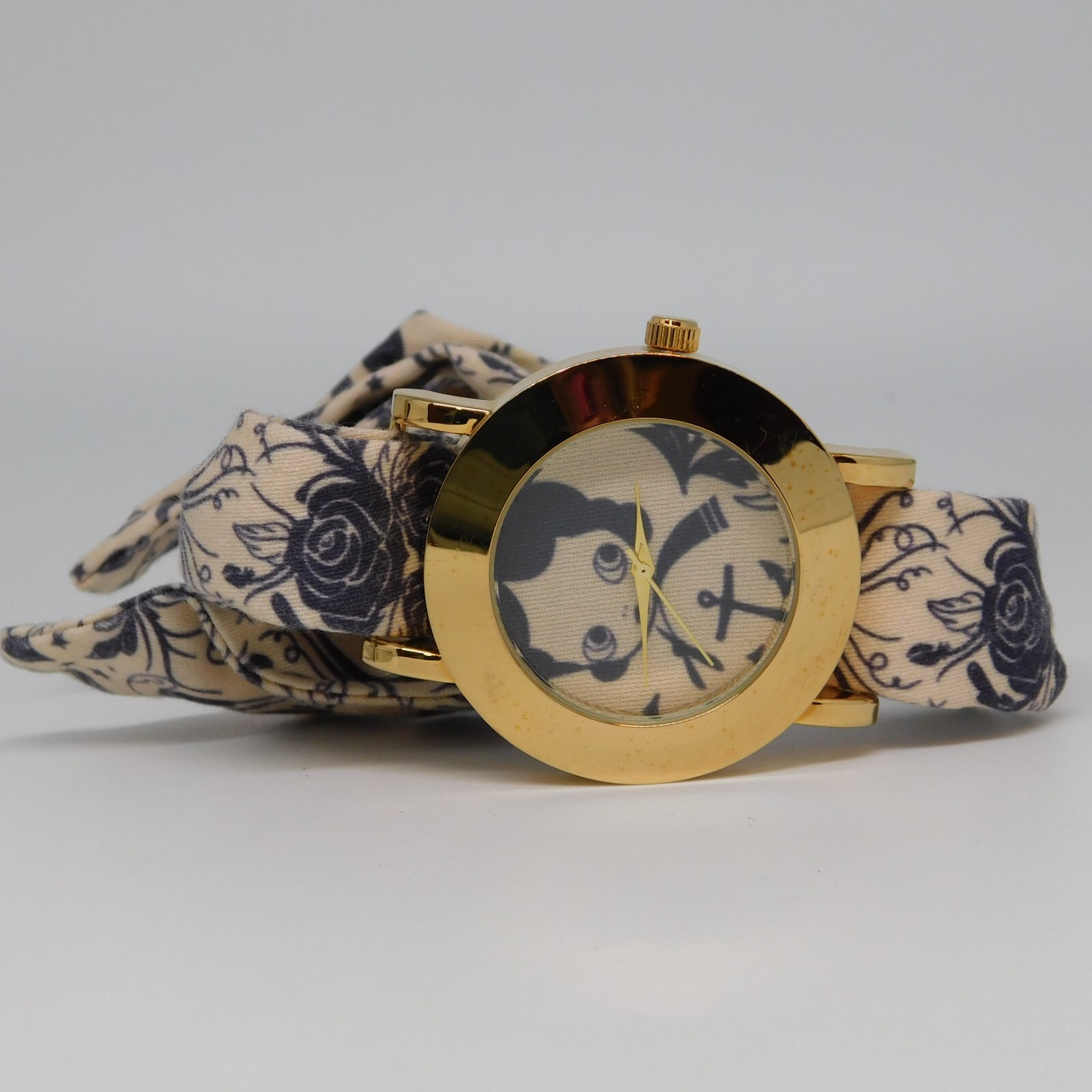 WHOLESOME BLING Textile Band Quartz Analog Women’s Watch Sz. 6 3/4″ New Battery
