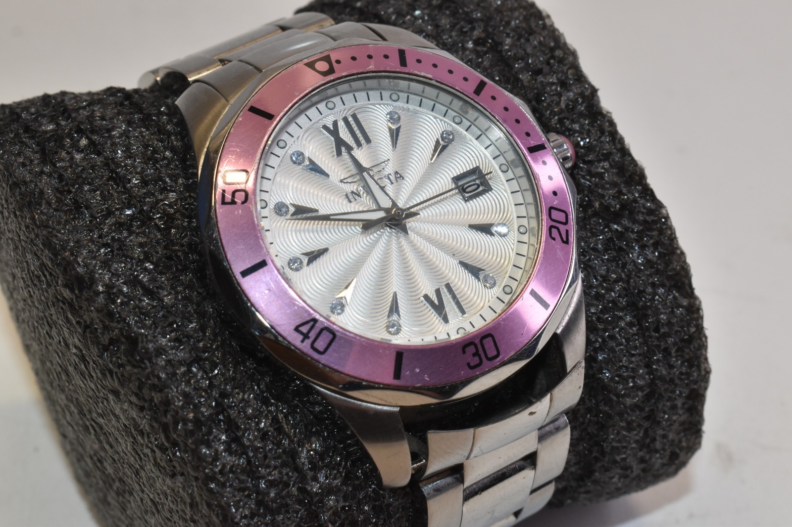Invicta Pro Diver Ladies Wrist Watch Model Model 21906 Pink Flame Fusion 38mm