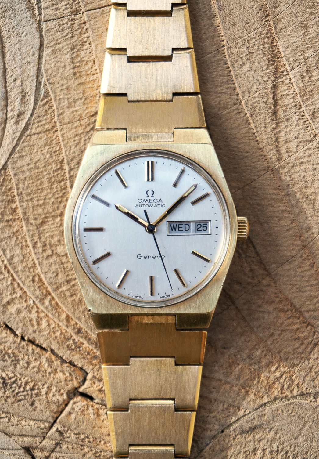 Vintage Omega Geneve Automatic Day Date Gold Plated Integrated Watch 166.0125