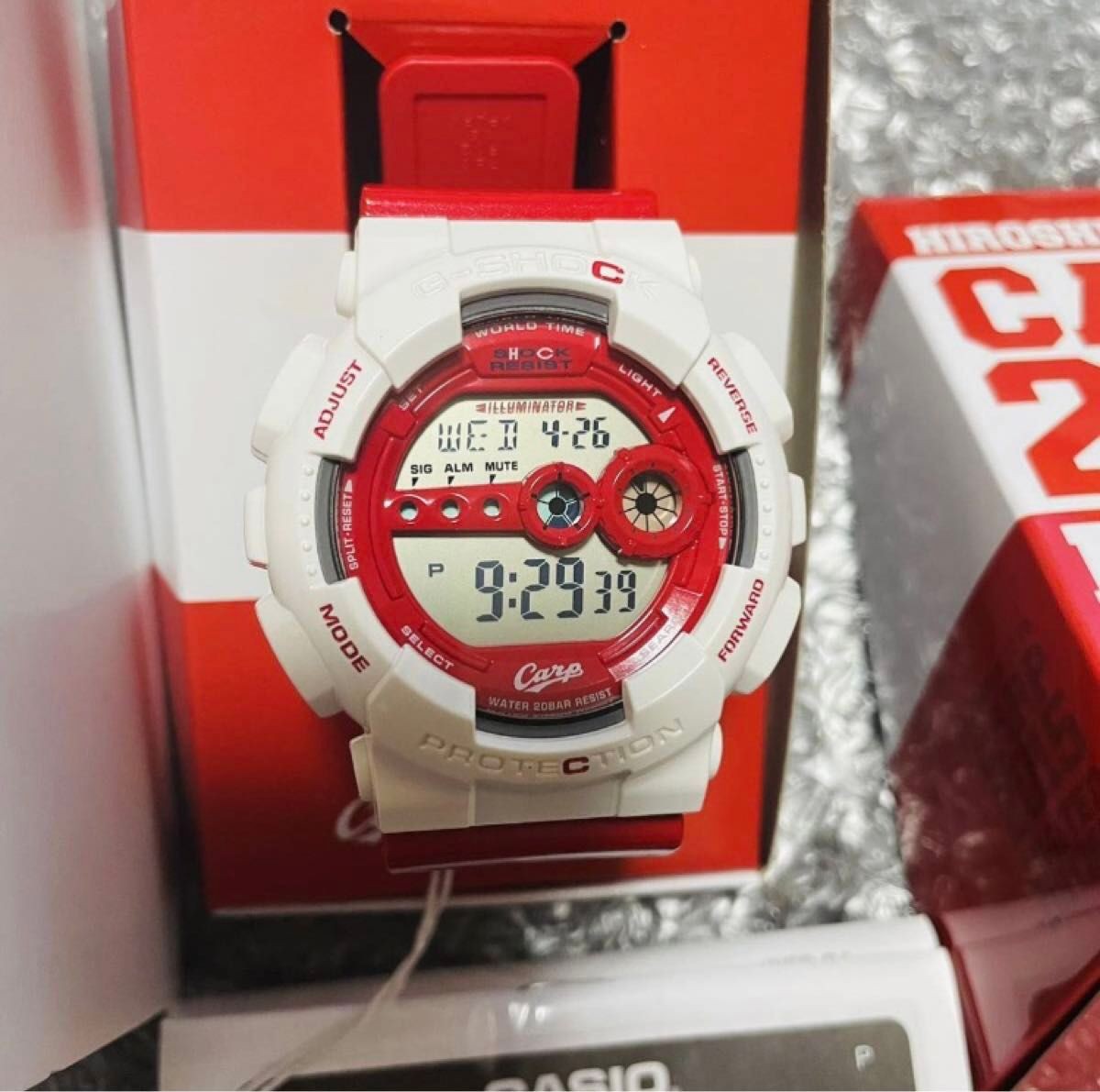 Limited to 1000 pieces G-Shock 2015 Hiroshima Carp Collaboration Wristwatch with