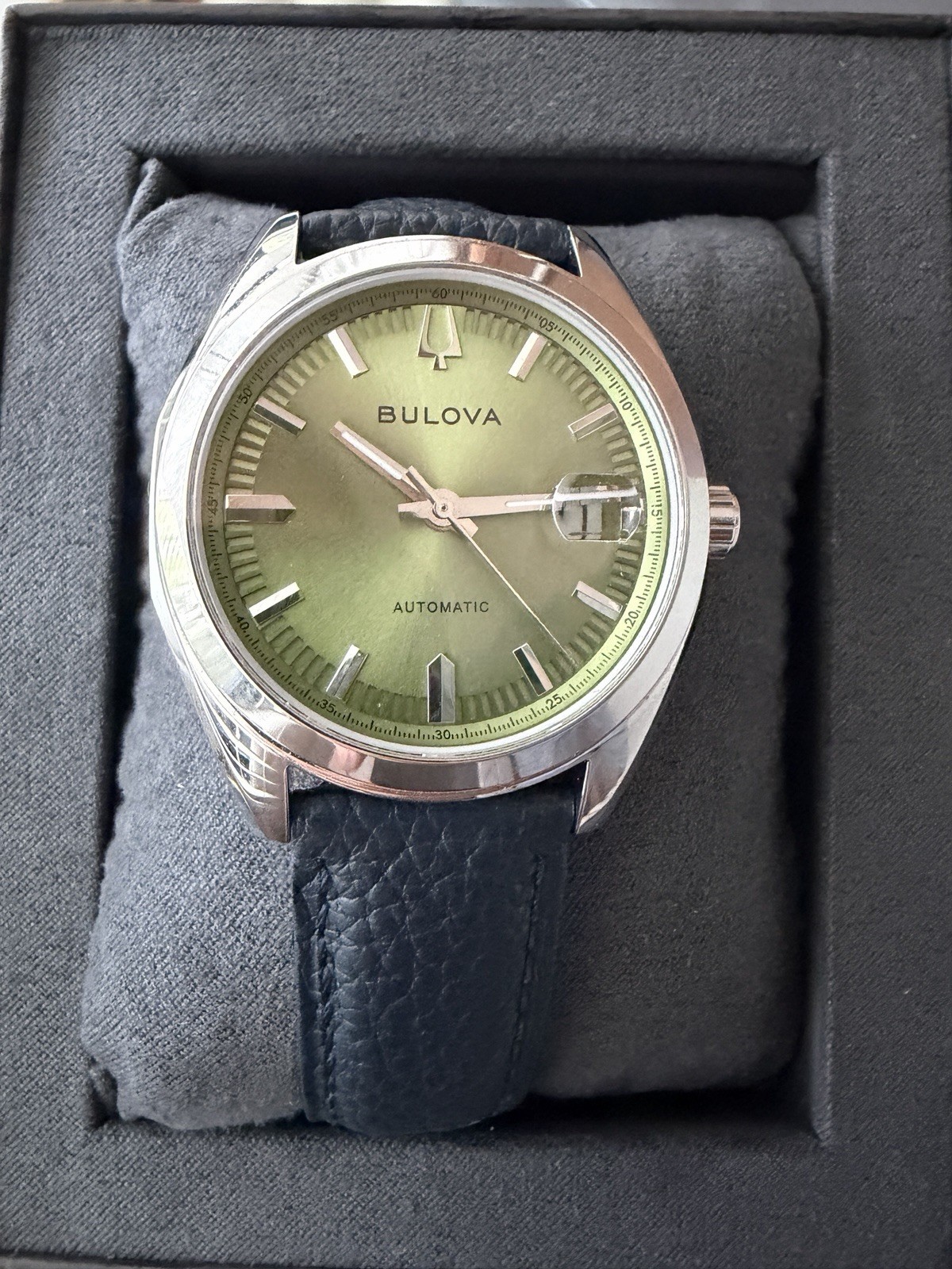 Bulova Mens Surveyor Green Dial 96b427 Watch