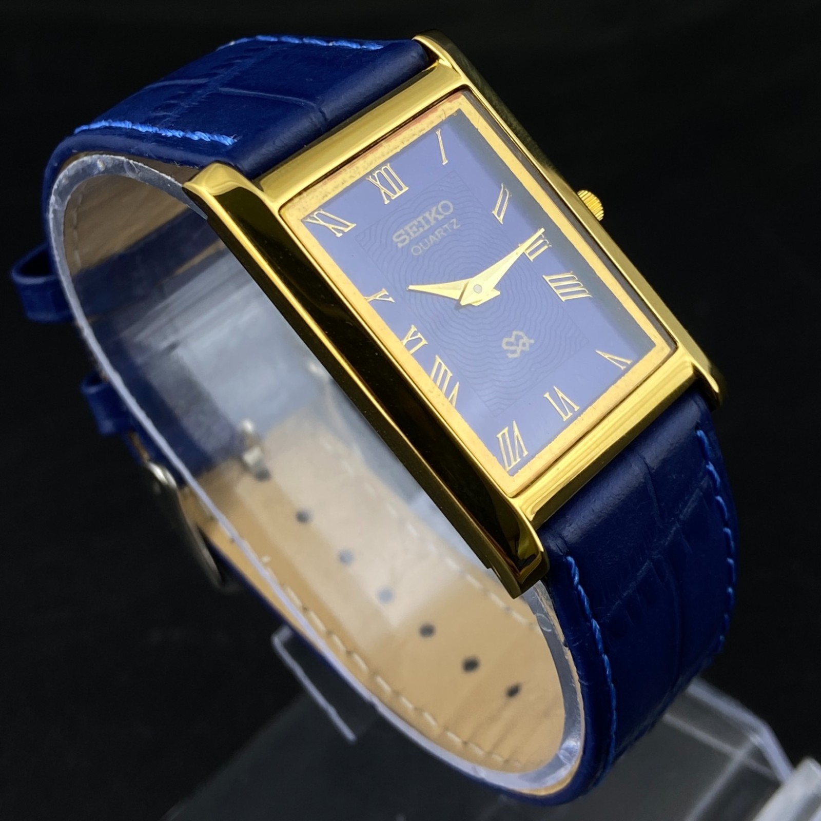 Vintage Seiko Slim Quartz Blue Face Rectangle Japanese 26MM Case Mens Watch S01