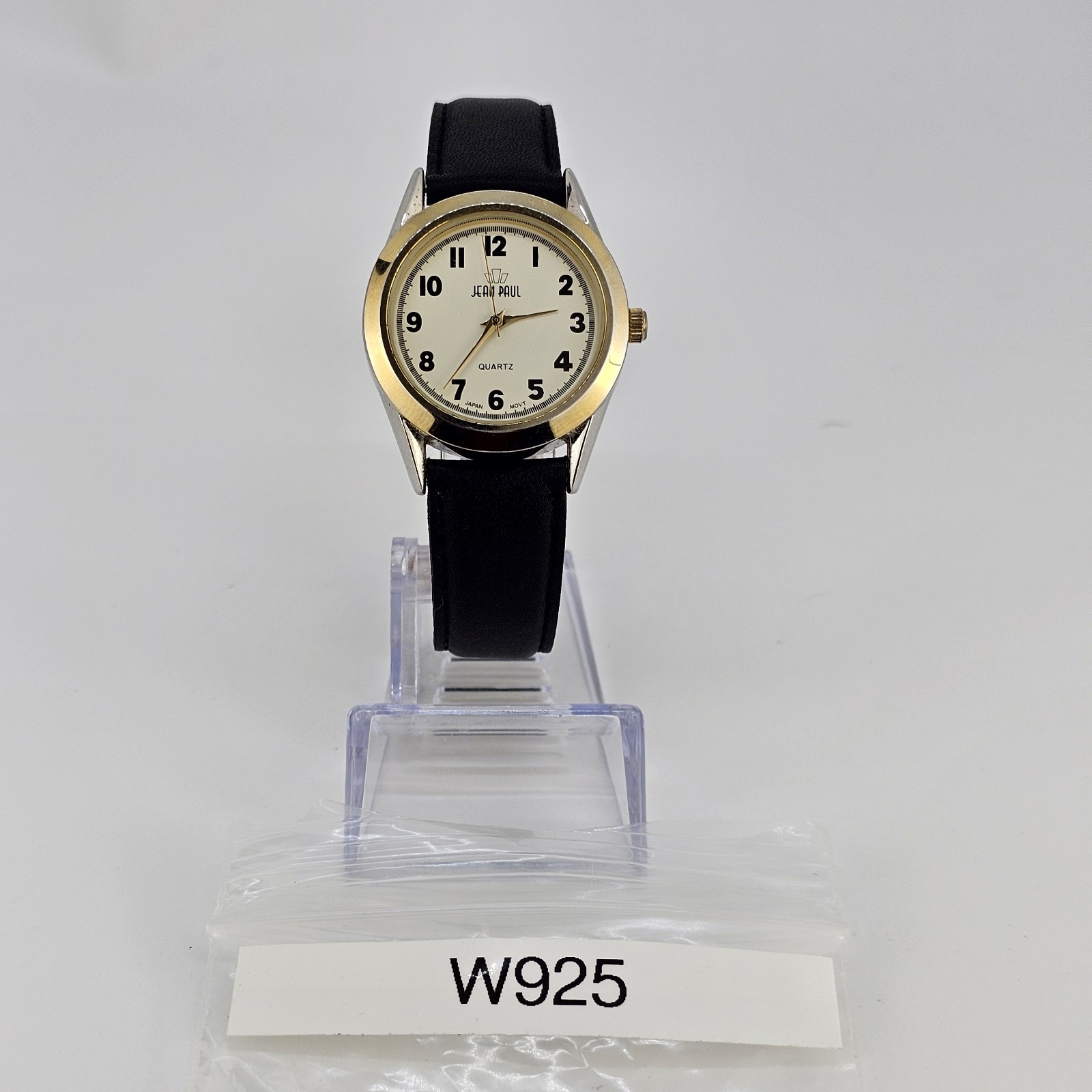 34MM Women Watch Mineral Crystal Cream Dial NEW Black Leather Bands NEW Battery