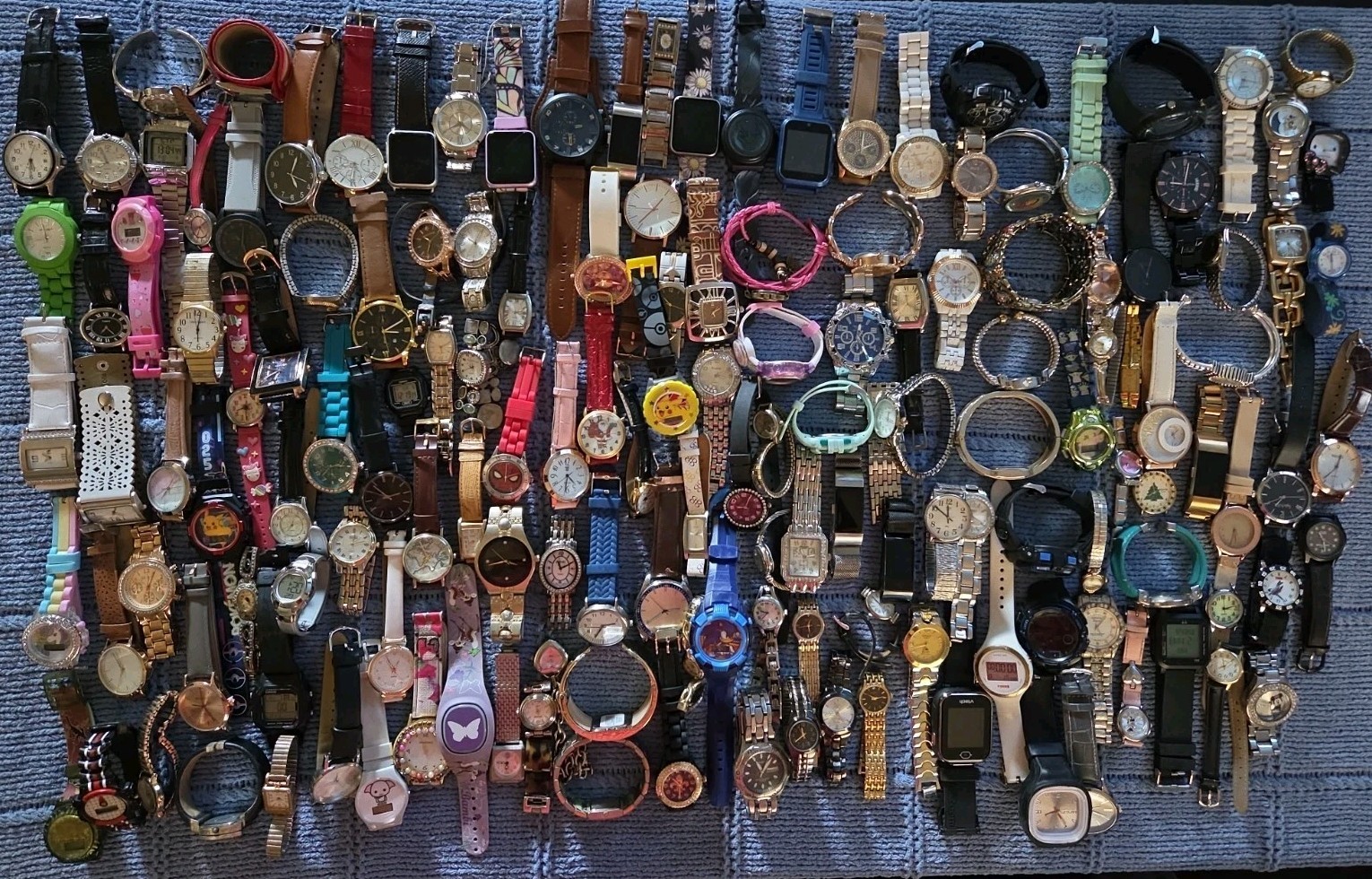 Huge Watch Lot Of About 150 Watches Full Large Priority Box