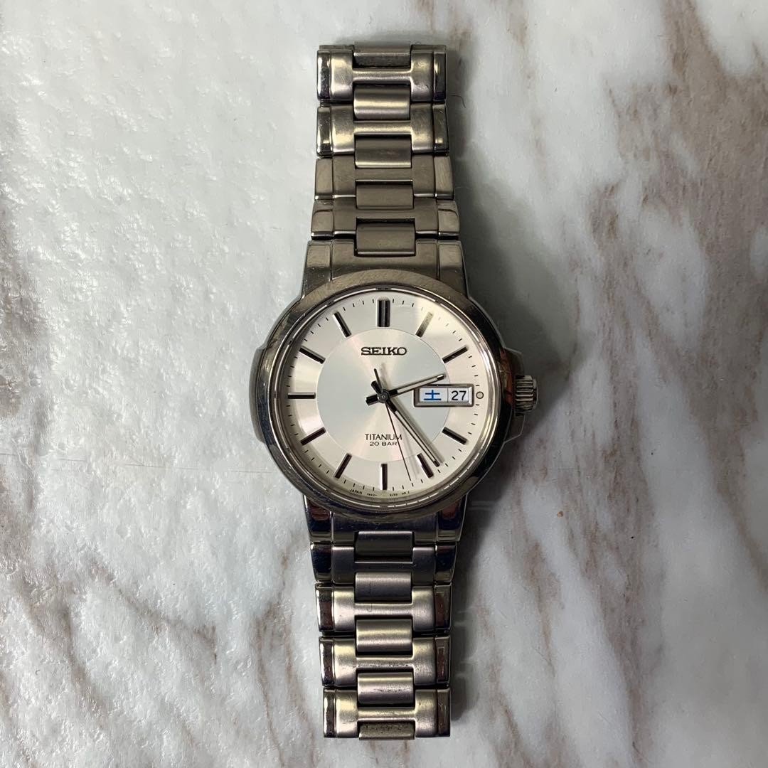 SEIKO SPIRIT 7N43-7B8 Solar Titanium Day Date 20 Bar 1.40in Mens Watch