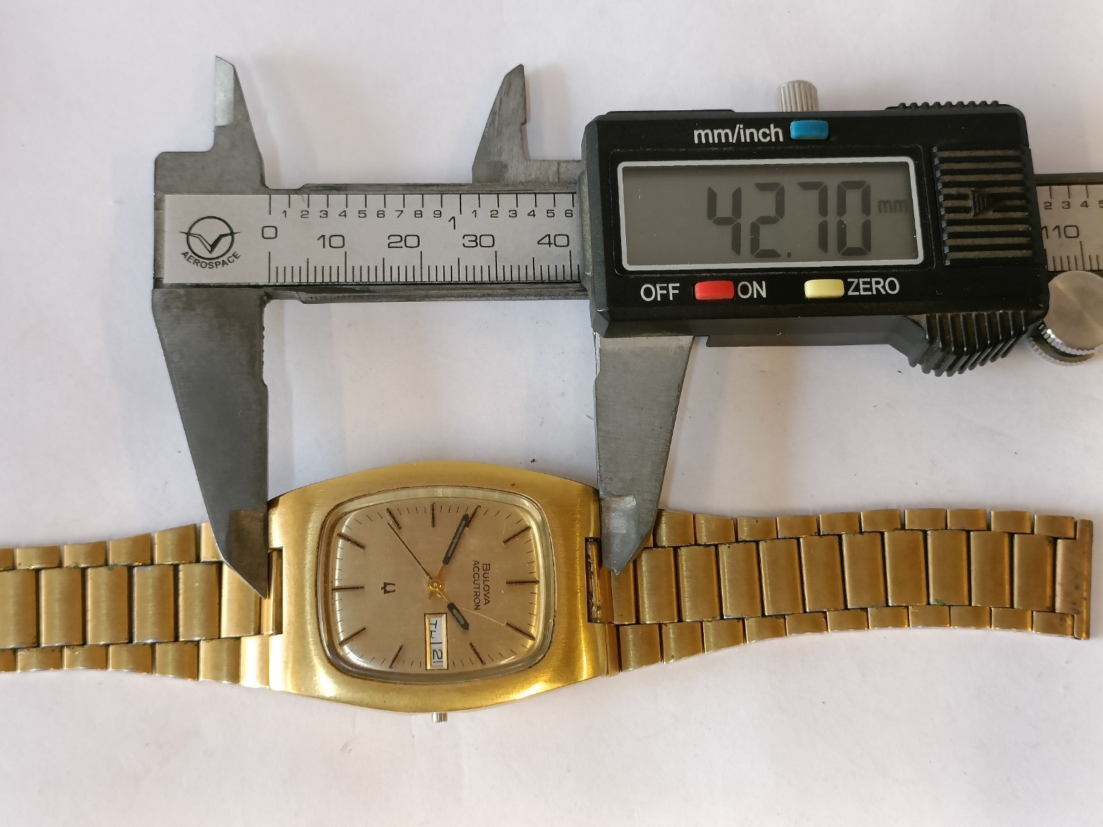 NOT WORKING REPAIR SPARE FOR PARTS BULOVA ACCUTRON QUARTZ SWISS MEN’S