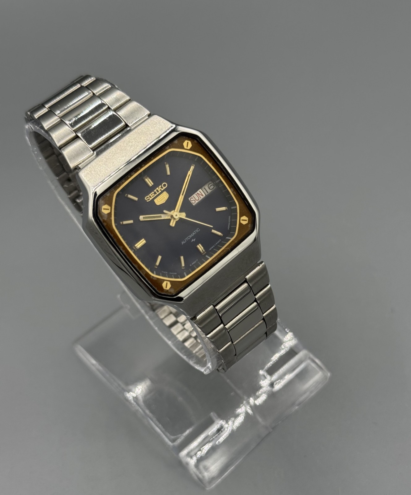 TV Shape Vintage Seiko 5 Automatic Blue dial Day/Date Men’s Wrist Watch Japan