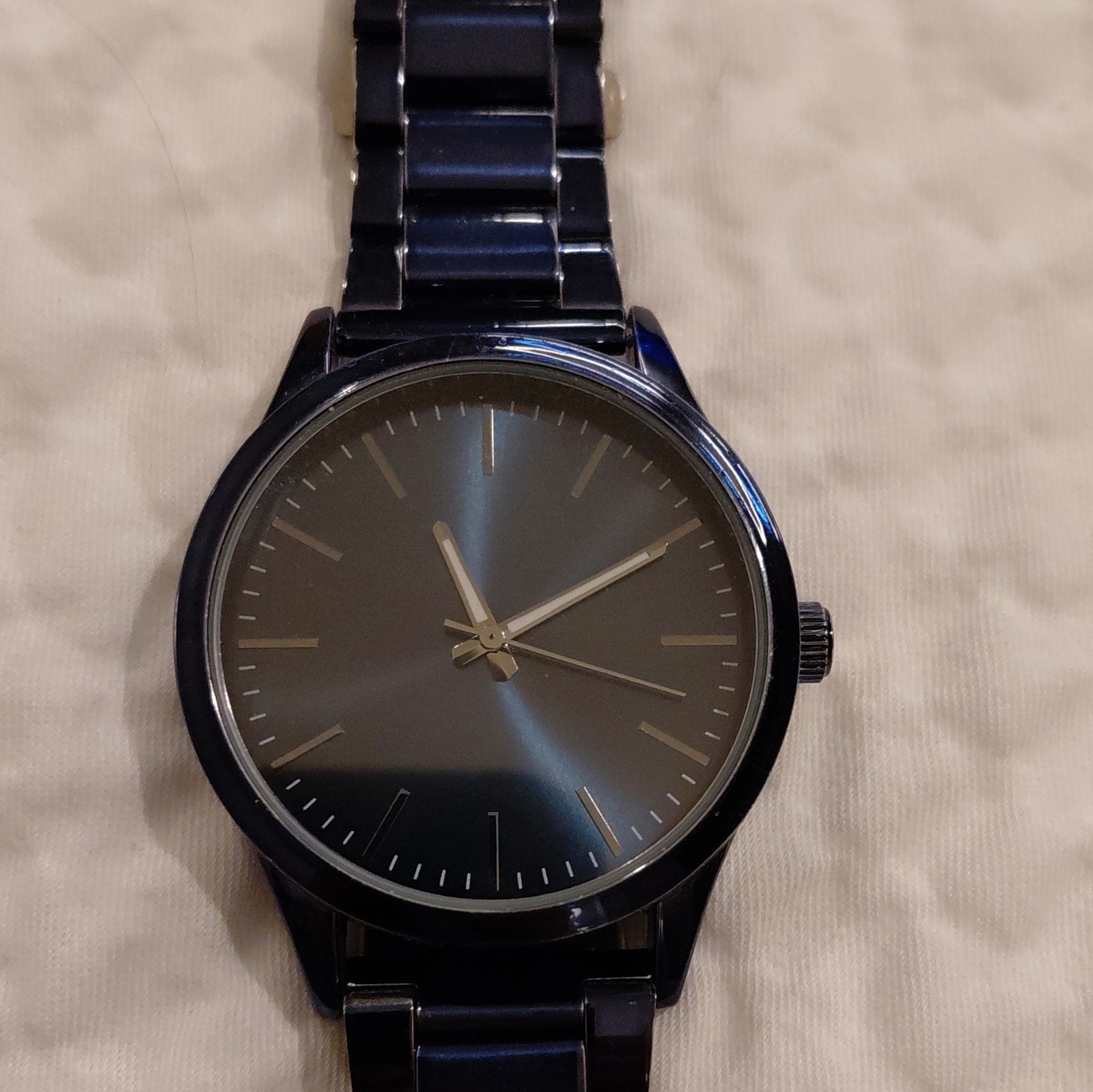 Black Analog Dress Watch 12-Hour Stick Indexes Round Dial Metal Bracelet
