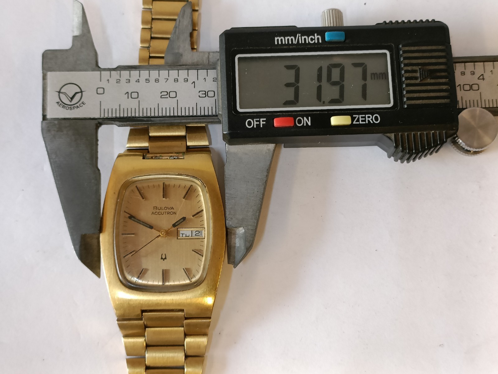 NOT WORKING REPAIR SPARE FOR PARTS BULOVA ACCUTRON QUARTZ SWISS MEN’S