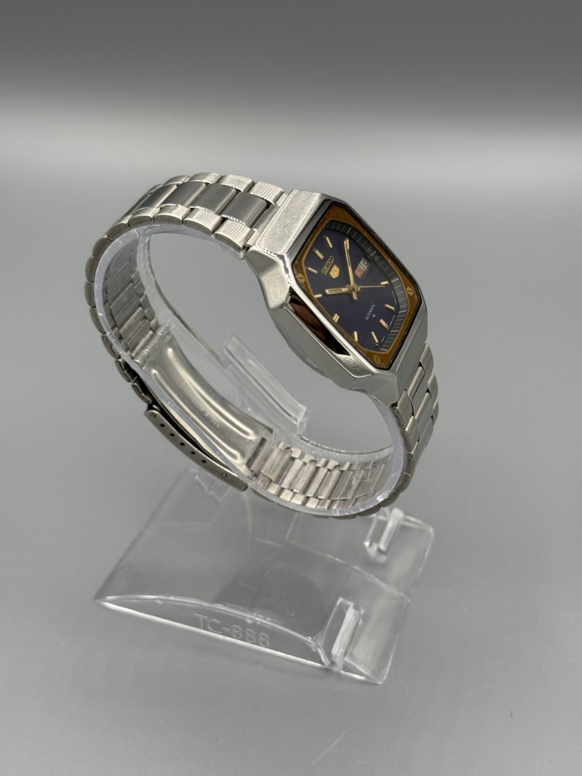 TV Shape Vintage Seiko 5 Automatic Blue dial Day/Date Men’s Wrist Watch Japan
