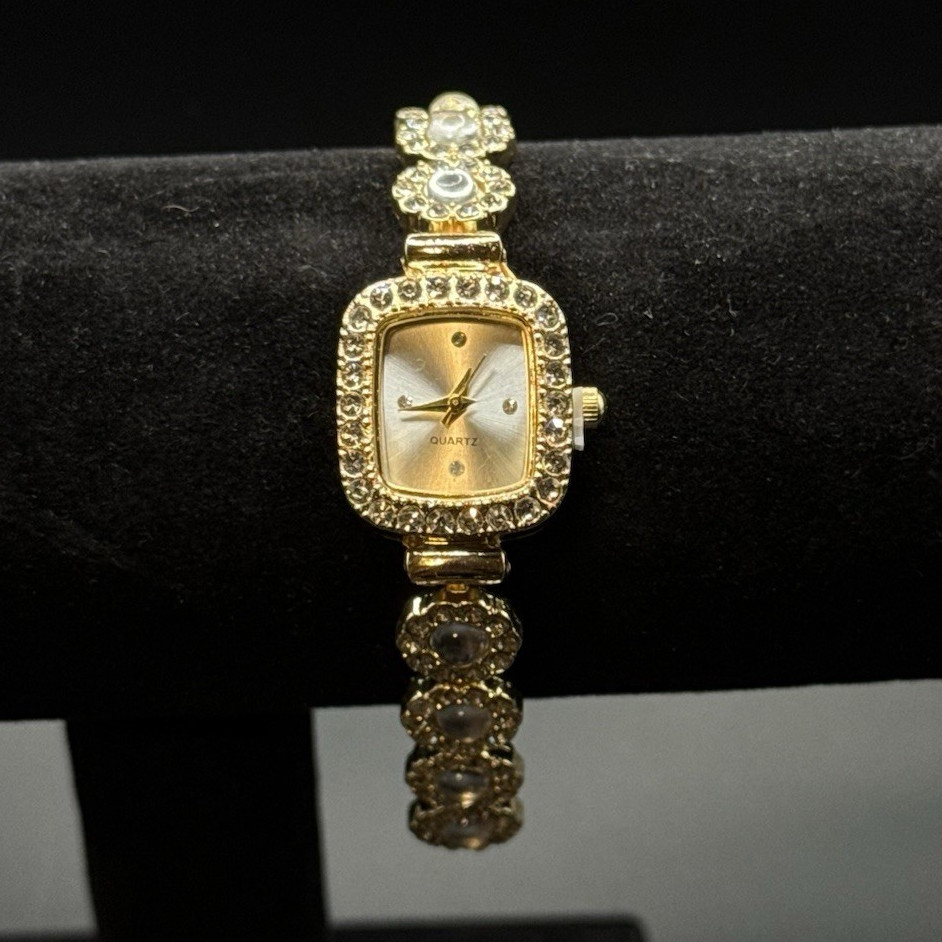 Women’s Gold-Tone Quartz Analog Wristwatch Metal Bracelet Square Dial 12-Hour