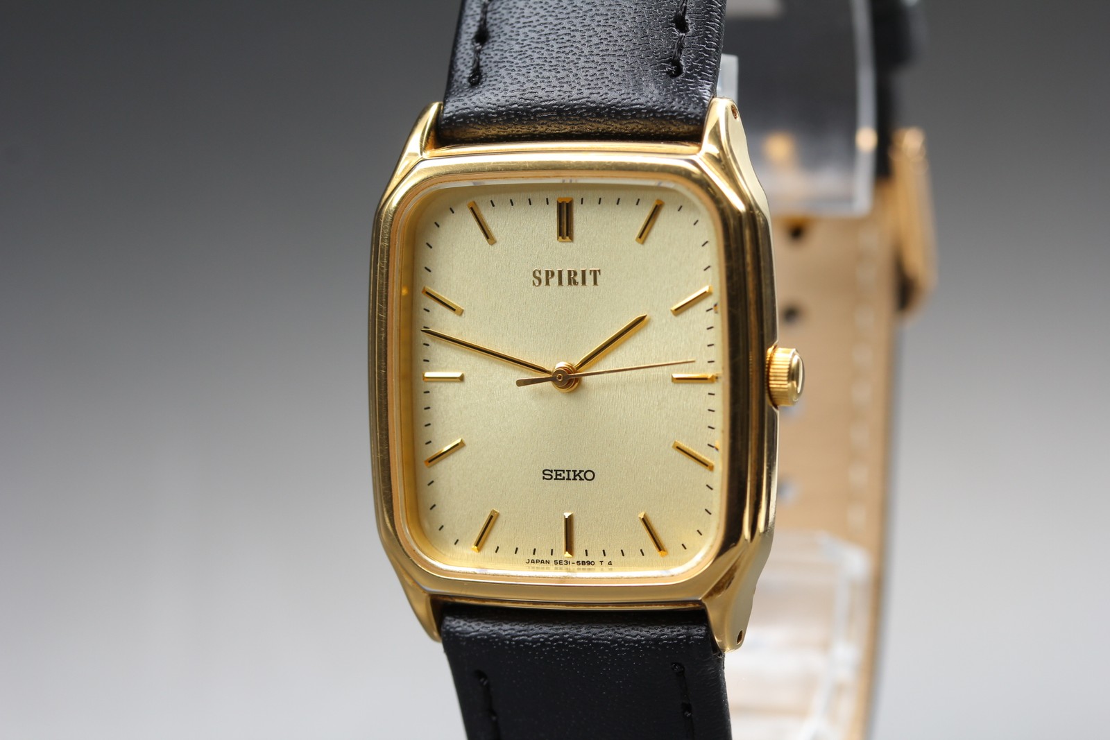 [Near MINT] Seiko Spirit 5E31-5B50 Gold Quartz Mens Watch From JAPAN