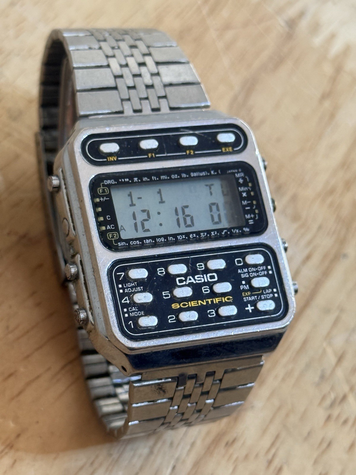 VINTAGE CASIO 197 CFX-200 RARE SCIENTIFIC CALCULATOR WATCH