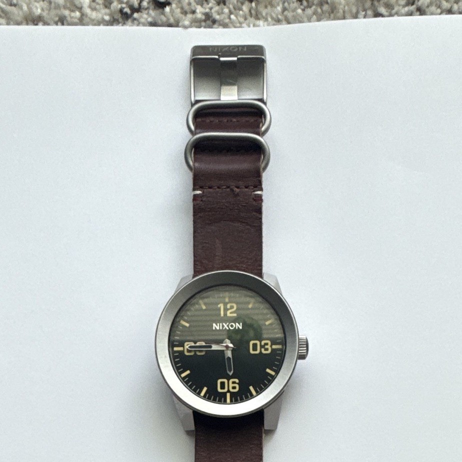 Nixon The Corporal Take Charge Quartz 48mm 100m Black Dial Brown Leather