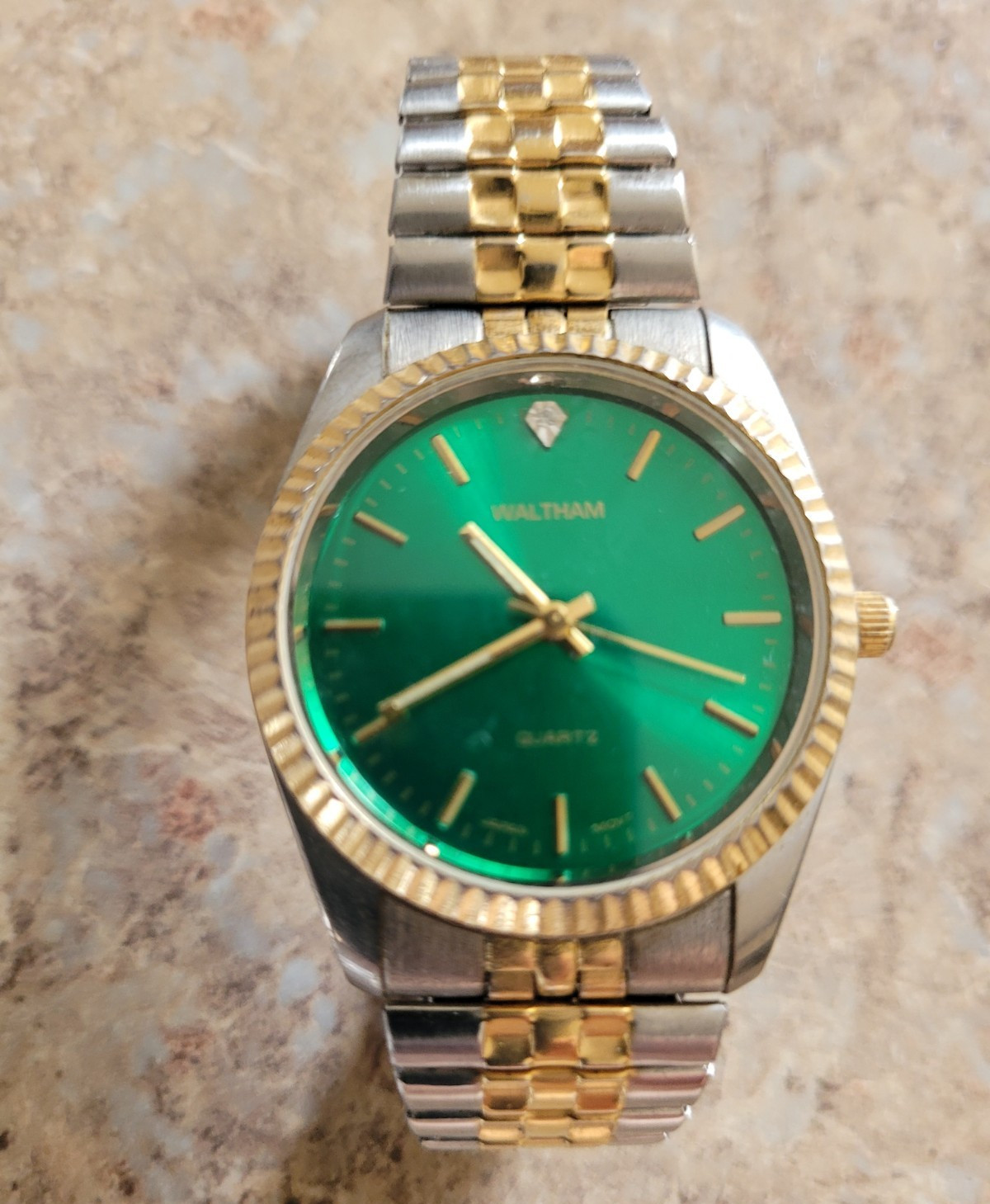 Waltham Quartz Analog Wristwatch Green Dial Two-Tone Metal Bracelet – Unisex
