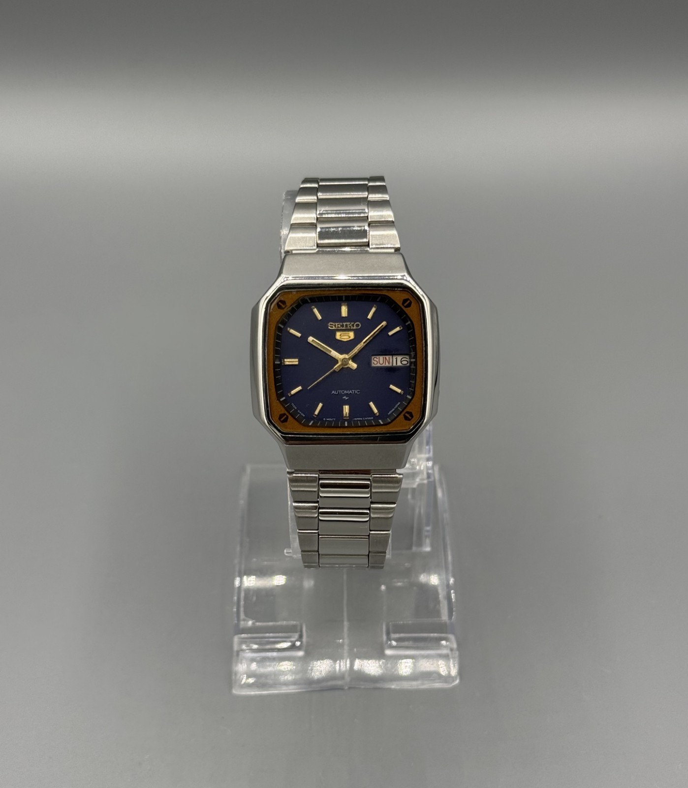 TV Shape Vintage Seiko 5 Automatic Blue dial Day/Date Men’s Wrist Watch Japan