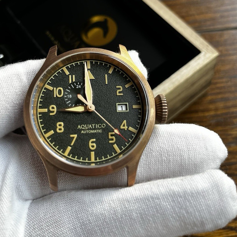 Aquatico Big Pilot Bronze 300m WR Green Dial 43mm Watch Box Papers 2 Straps NH37