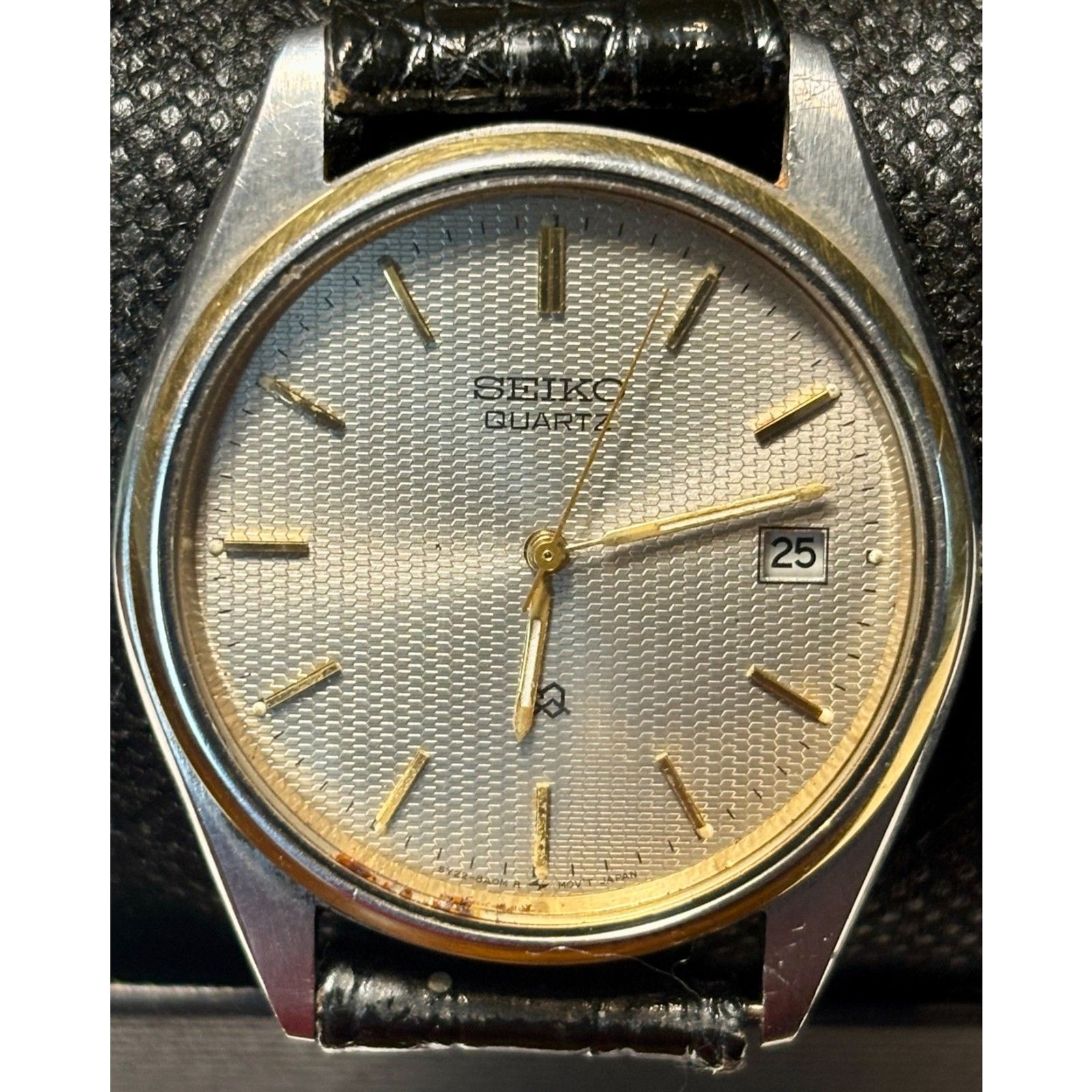 Vintage Seiko SQ Quartz Men’s Y22-8A01 Two-Tone Guilloché Dial New Battery