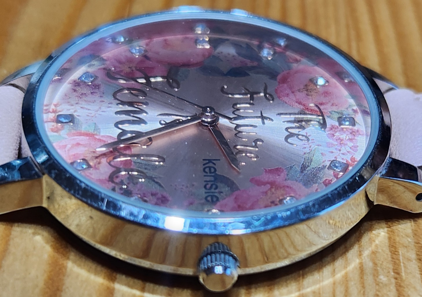 Women’s Watch Rose Gold Pink Leather Floral The Future Is Female Quartz New Batt