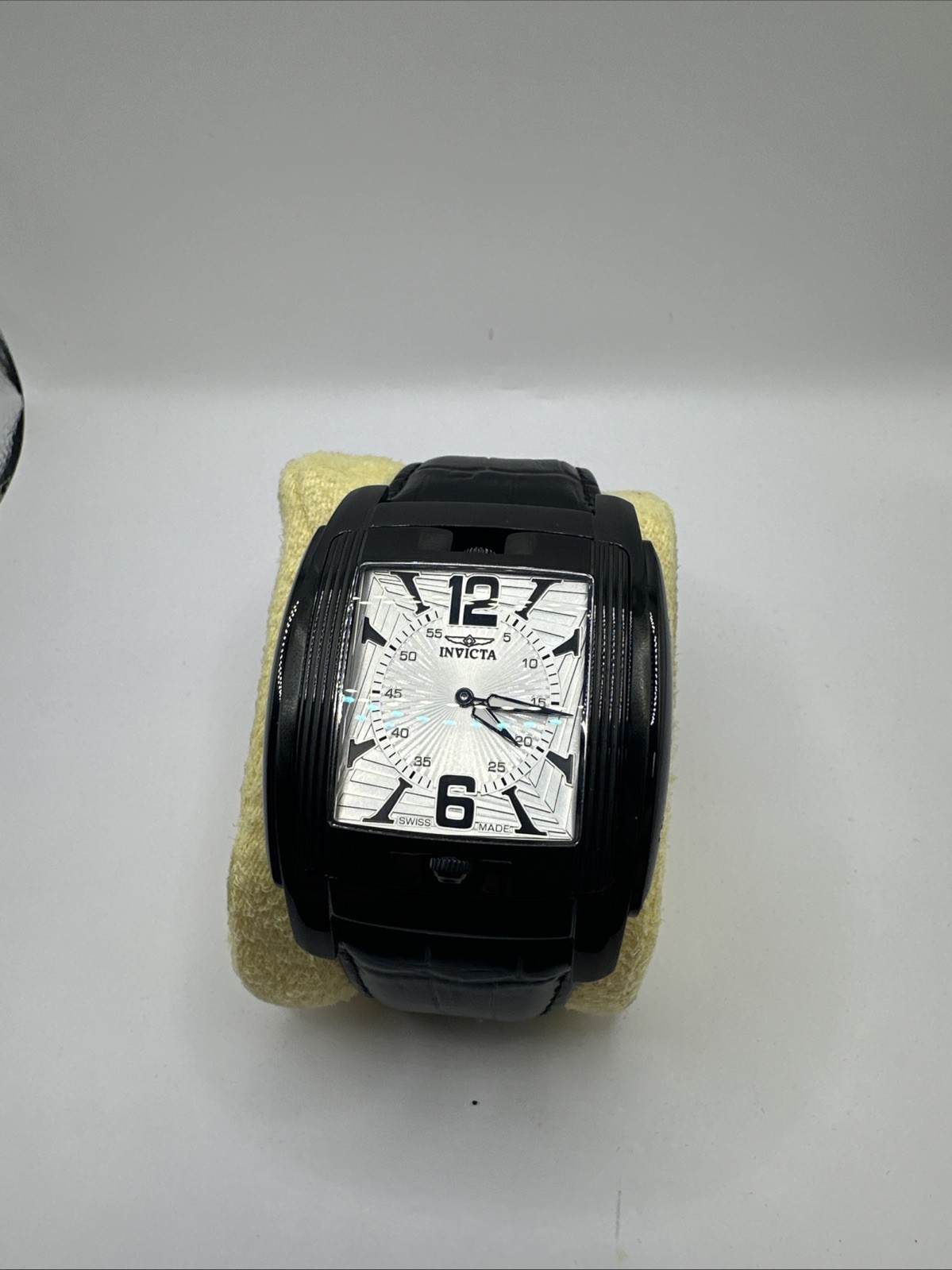 Invicta 90180 Swiss Made Wristwatch Black Stainless Steel Flame Fusion Crystal