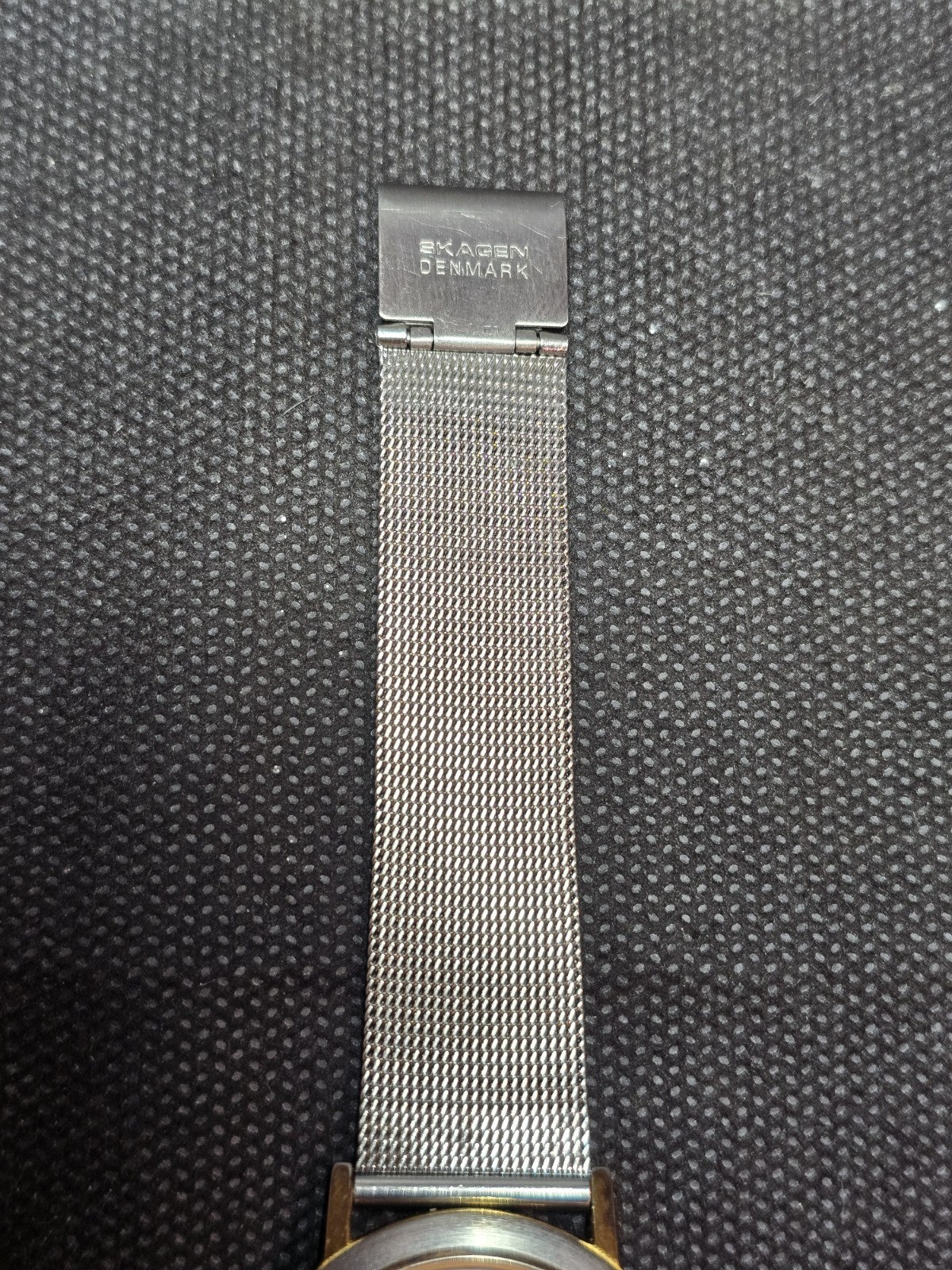Vintage Skagen Denmark Quartz Two Tone Gold Silver Watch Date-Time Mesh 36mm