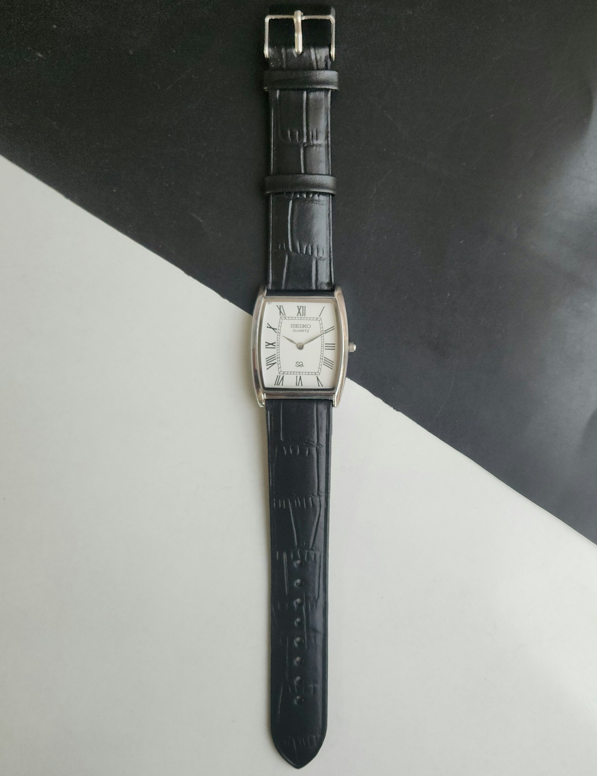Vintage Seiko Slim Tank Quartz Men White Dial Dress Watch-Free Shipping