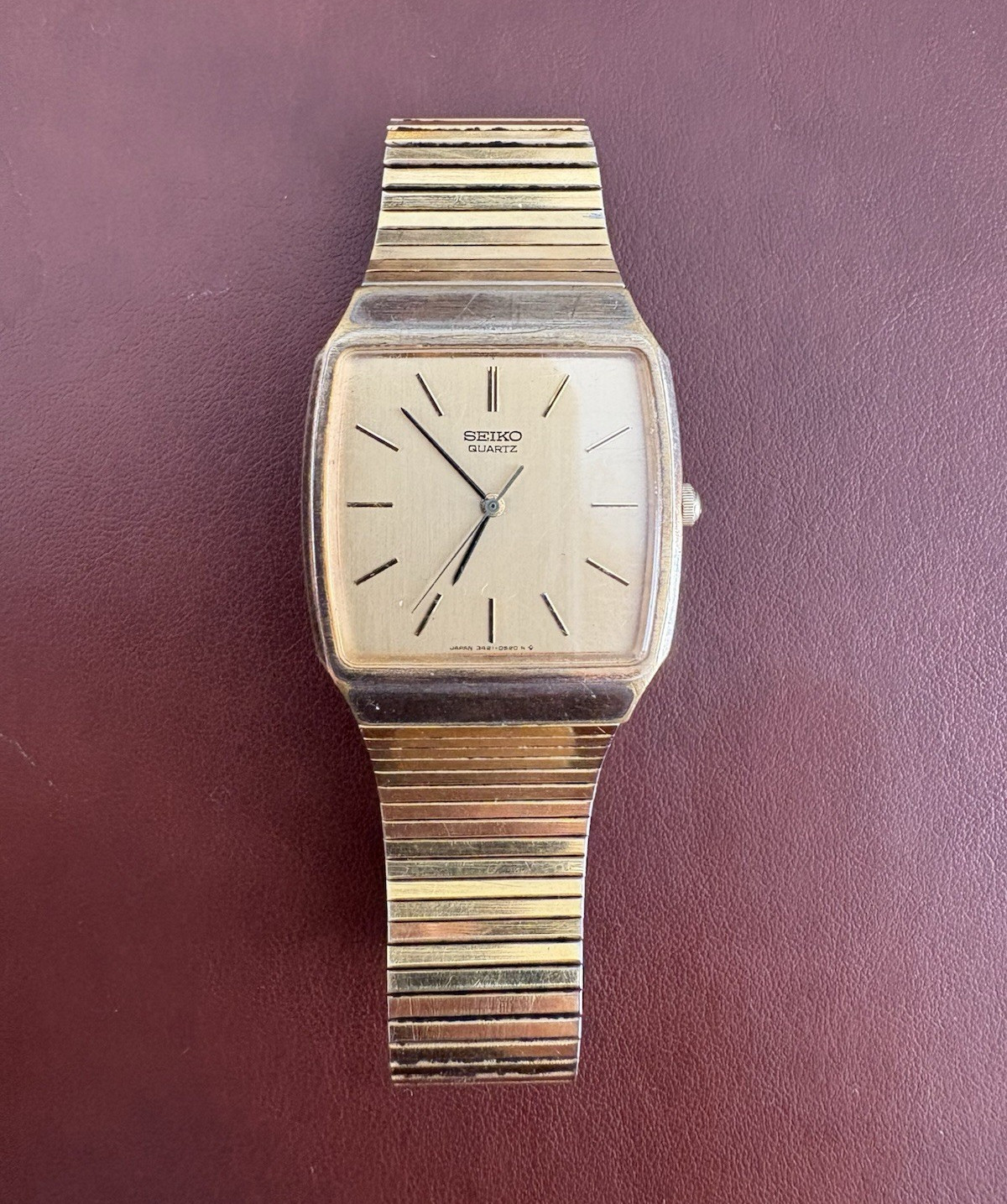 Seiko Quartz Vintage 80s Gold Dial Rectangle Gold/Silver Bracelet Quartz 28-31mm