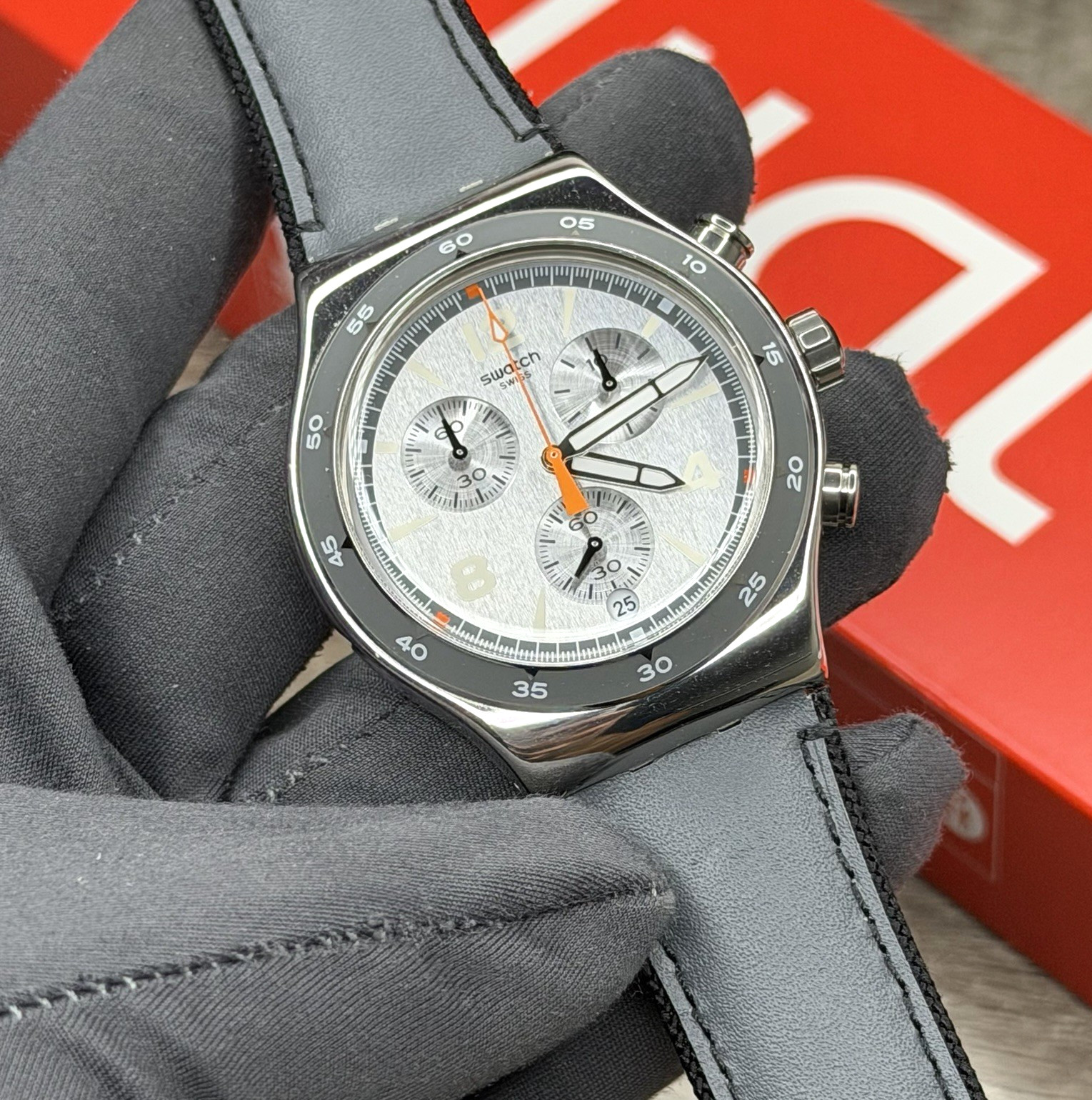 NEW✅ Swatch Irony LAST ROUND Chronograph Gray Leather Steel Men’s Watch YVS446