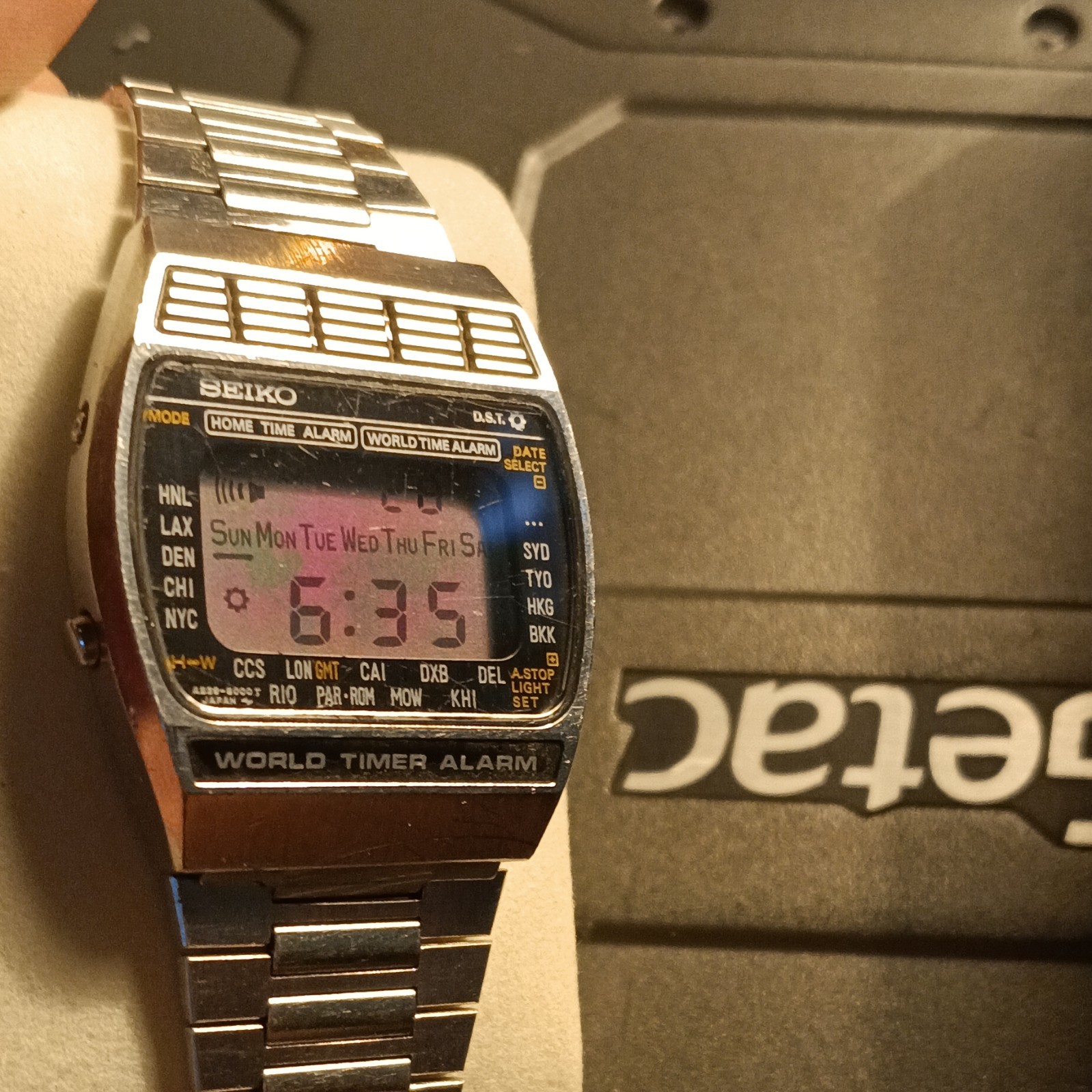 Seiko World Timer Alarm Digital Quartz LCD Date/Day Silver SS Bracelet