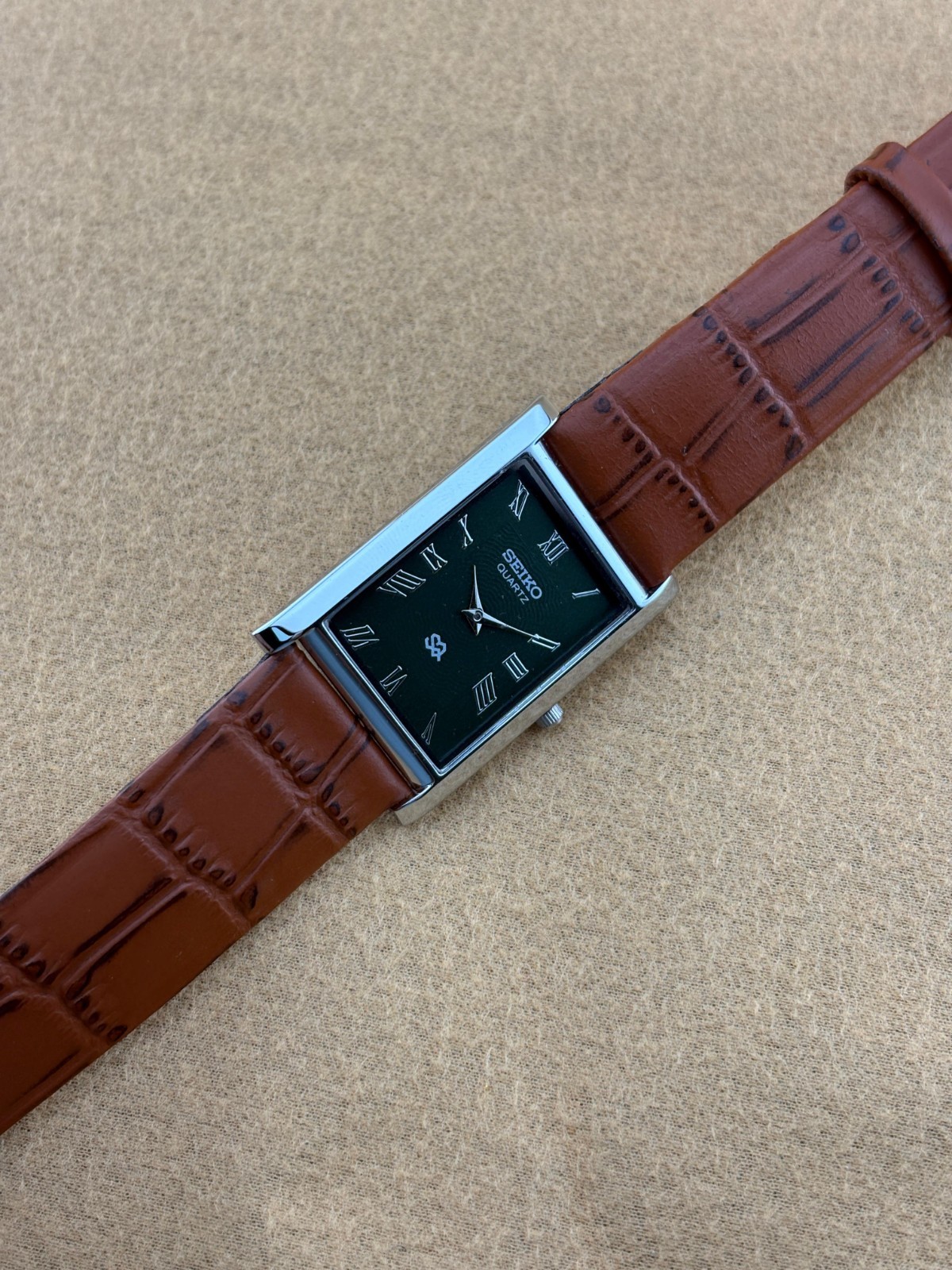 GREEN SILVER Vintage Seiko Slim Quartz Men’s Wristwatch