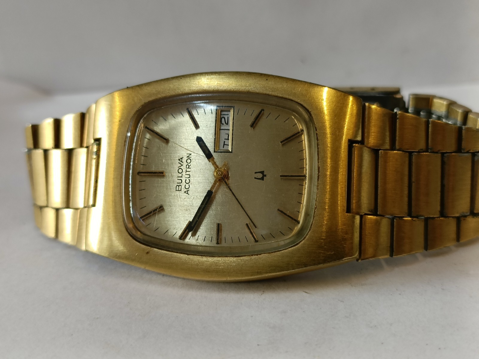 NOT WORKING REPAIR SPARE FOR PARTS BULOVA ACCUTRON QUARTZ SWISS MEN’S