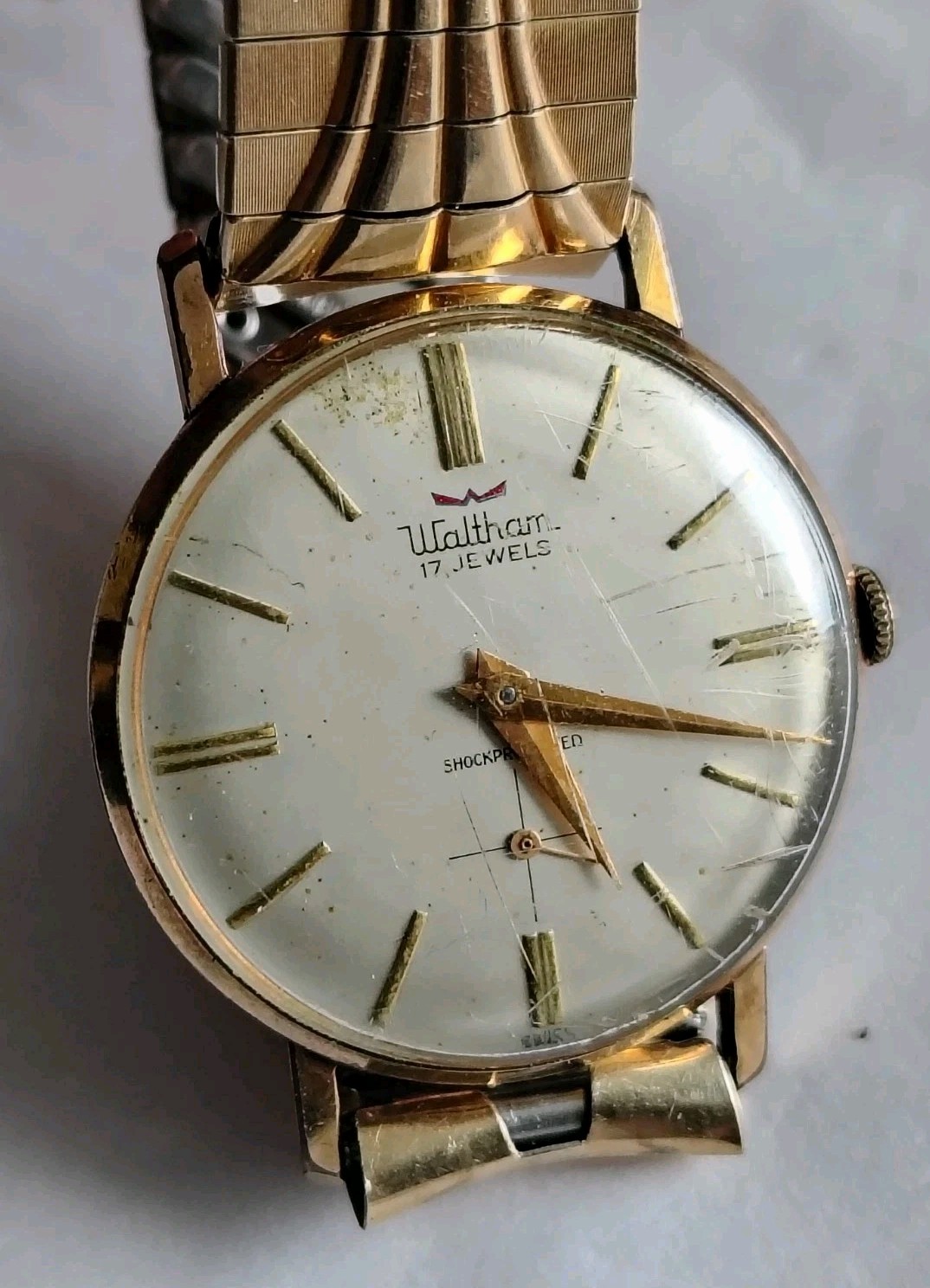 VINTAGE WALTHAM 17 JEWEL WATCH WITH G.F. CASE AND BAND – WORKING