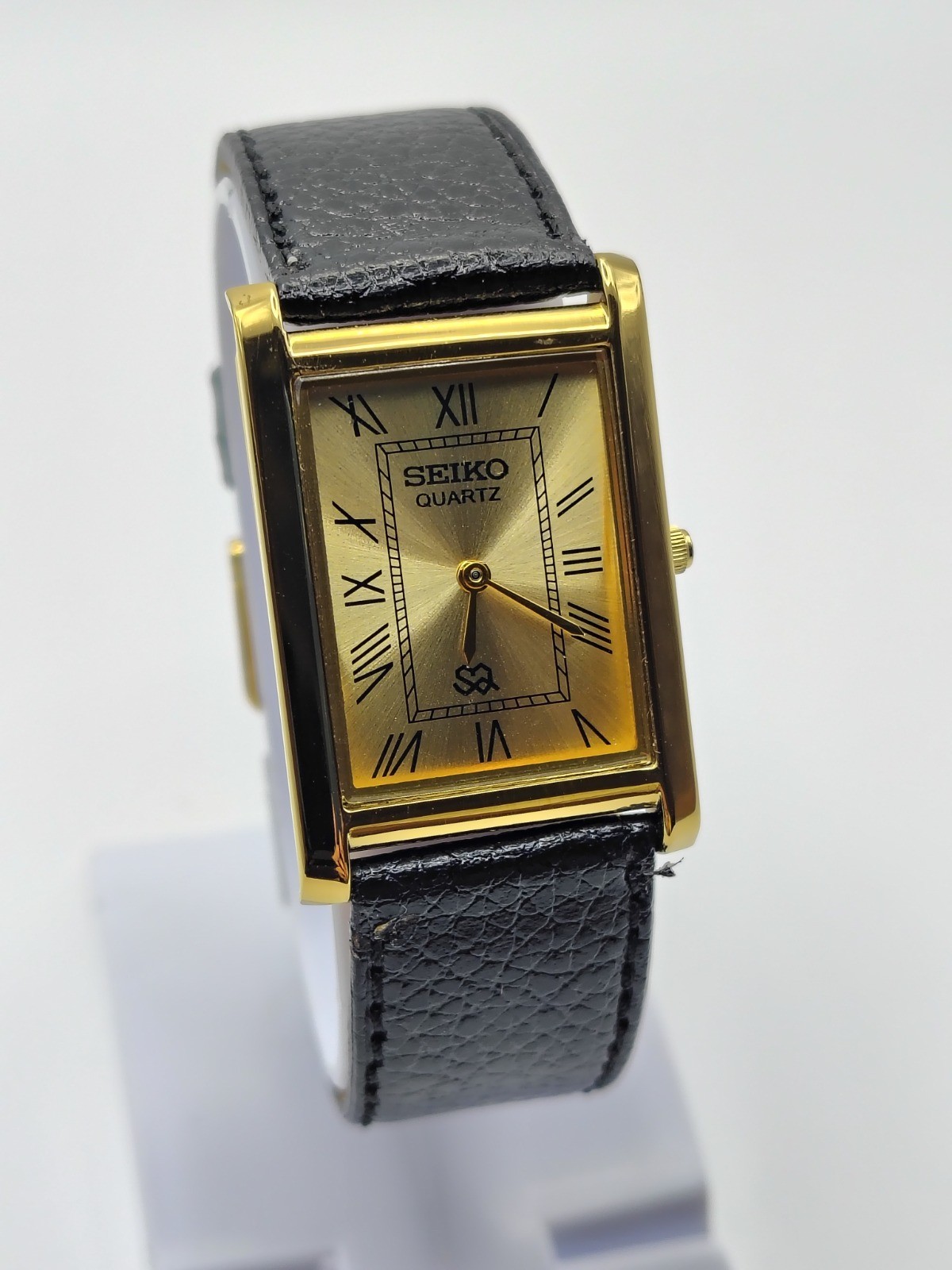 vintage seiko slim quartz men’s wrist watch Gold Dial Leather Strap