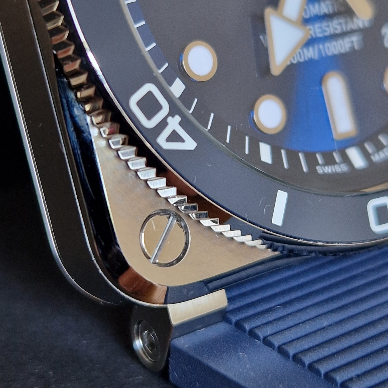 Bell & Ross BR03-92 Blue Diver Sunburst Dial Automatic fabulous Condition 2024