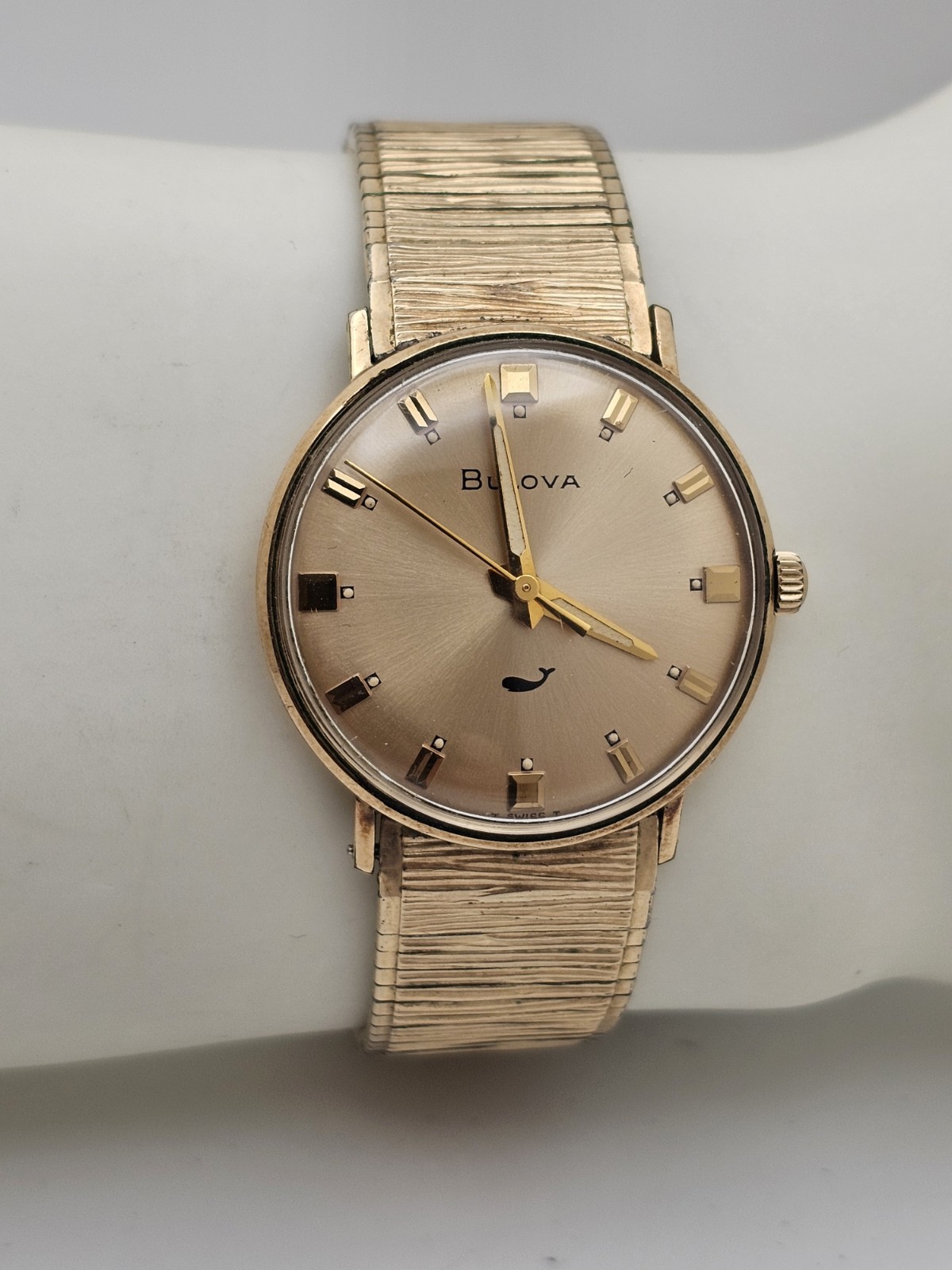 Vintage 1970 Bulova “Whale” Mechanical 10k Gold filled Case Analog Men Watch🔥👀