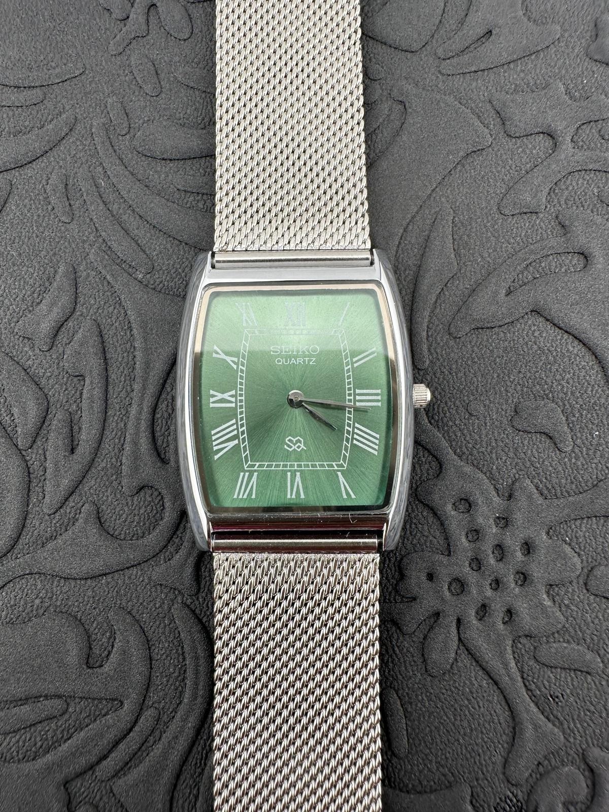 GREEN DIAL Vintage Seiko Slim Quartz Men’s Wrist Watch