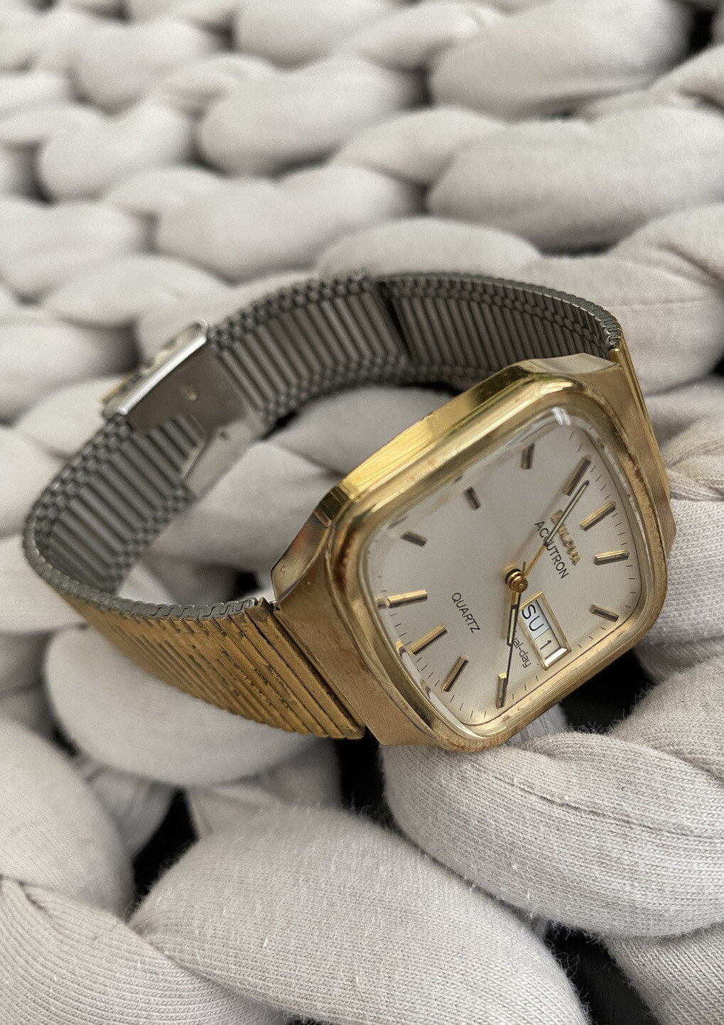 Vintage Bulova Accutron Dual-Day Quartz Men’s Watch 10K RGP Speidel Band 1970s