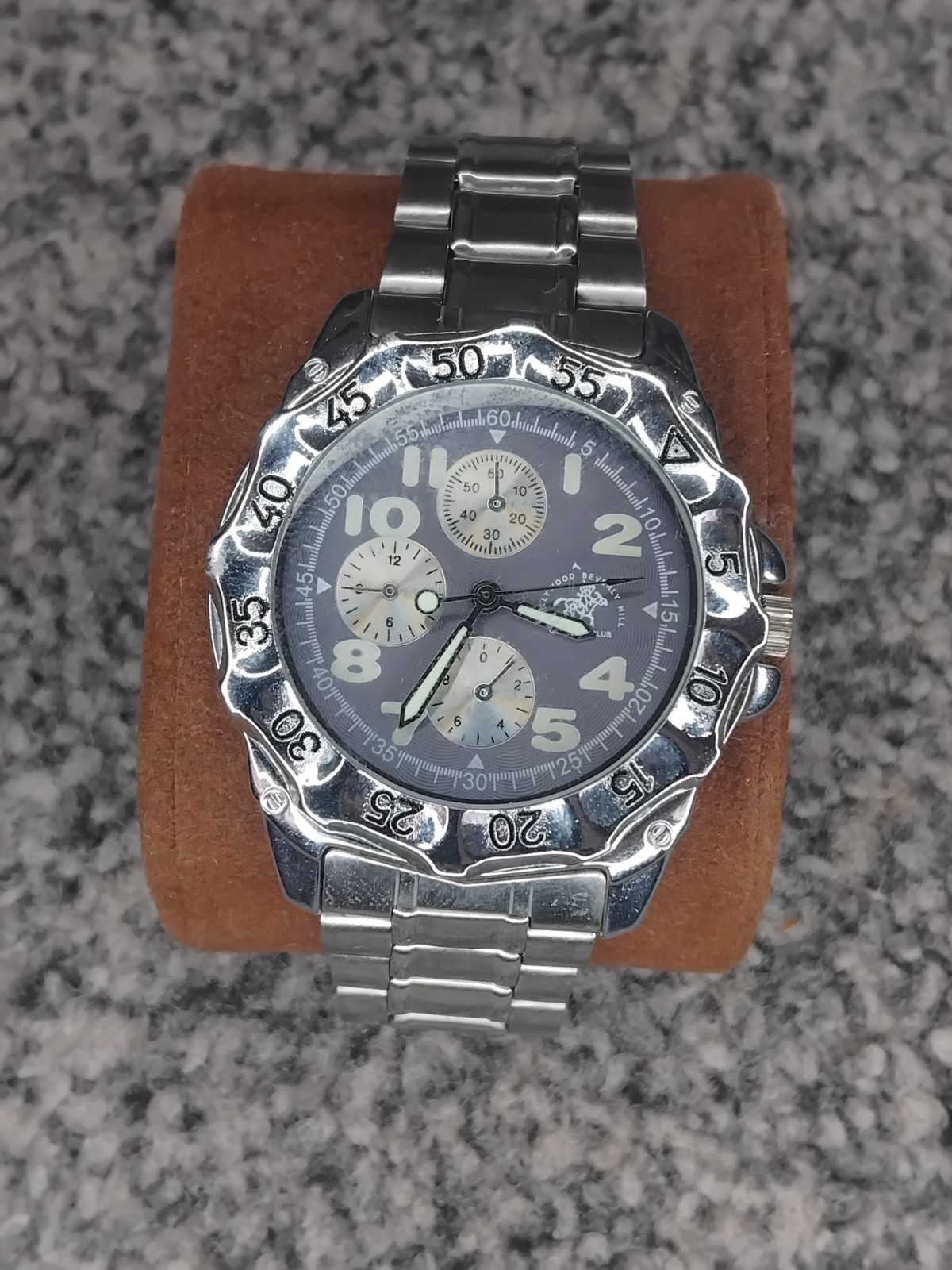 Holywood Country Club Quartz Watch Purple Dial Iliminus Hand vintage collectible