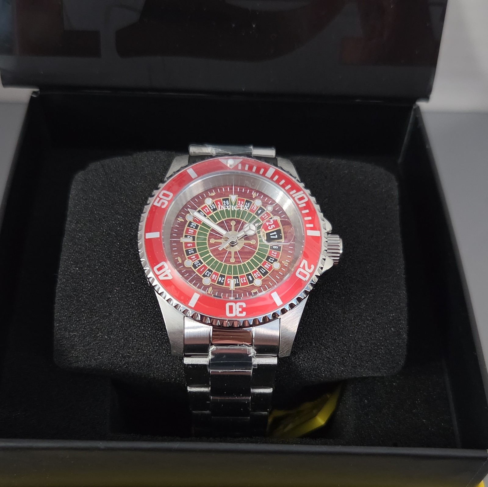 Invicta Pro Diver 50519 Roulette Collection Men’s 40mm Watch