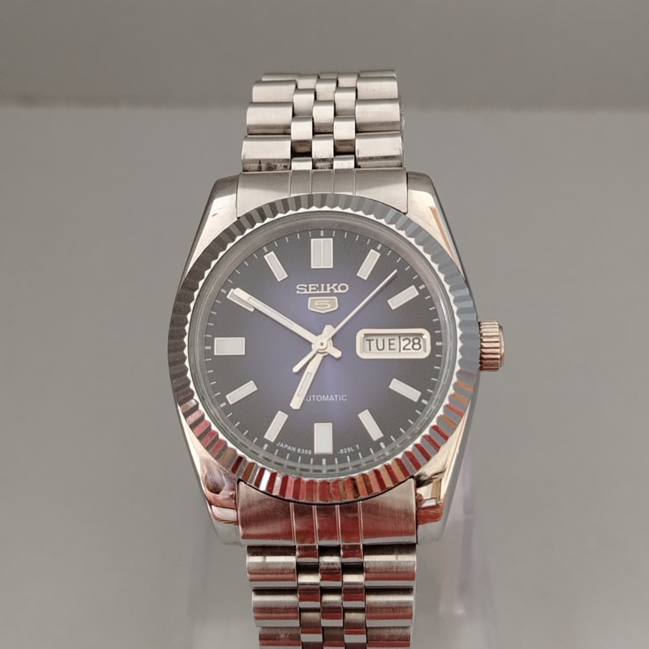 Seiko 5 Automatic 6309-6070 Blue Dial Day-Date Jubilee bracelet