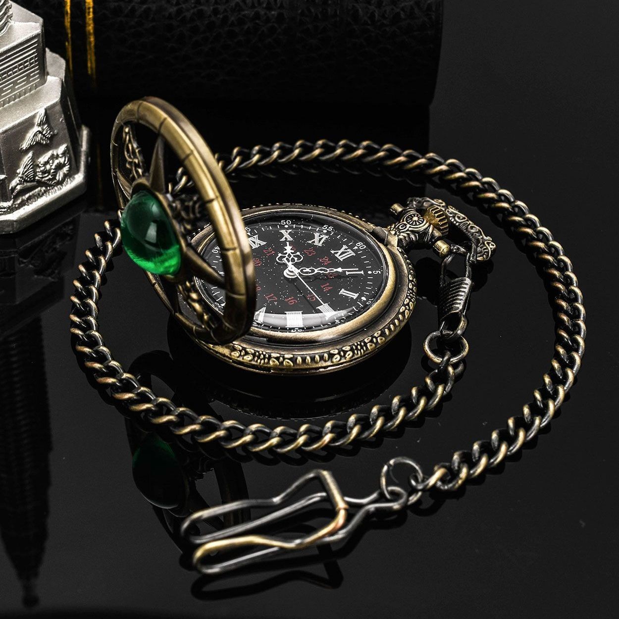 Cat Eye Hollow Flip Cover Quartz Pocket Watch Necklace Gift Unisex