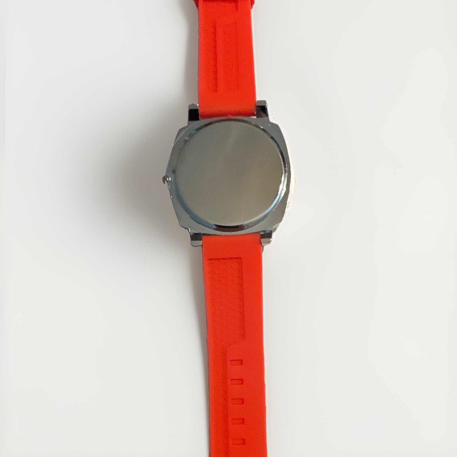Bolun Women’s Quartz Analog 36mm White Dial Roman Silver Case Red Rubber