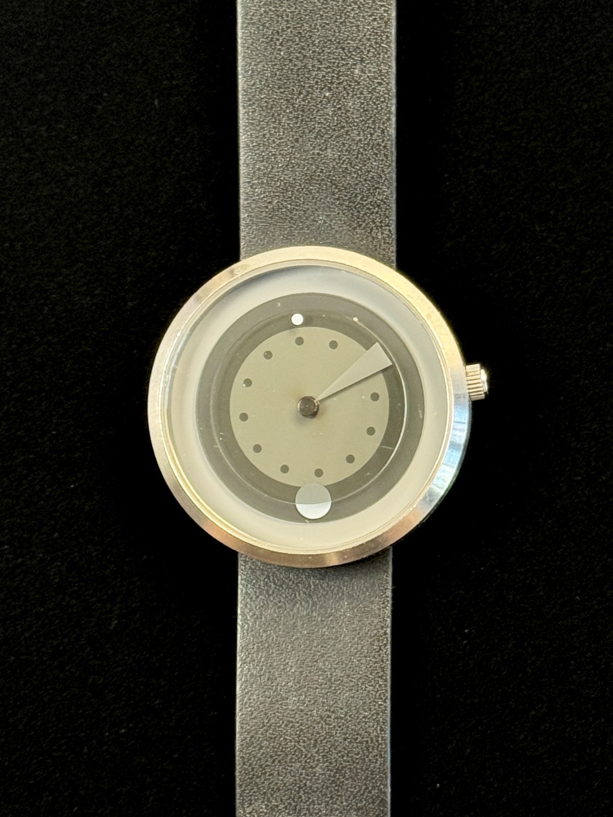 Projects Markuse Architect Designed Watch Rotating Disc Quartz Runs