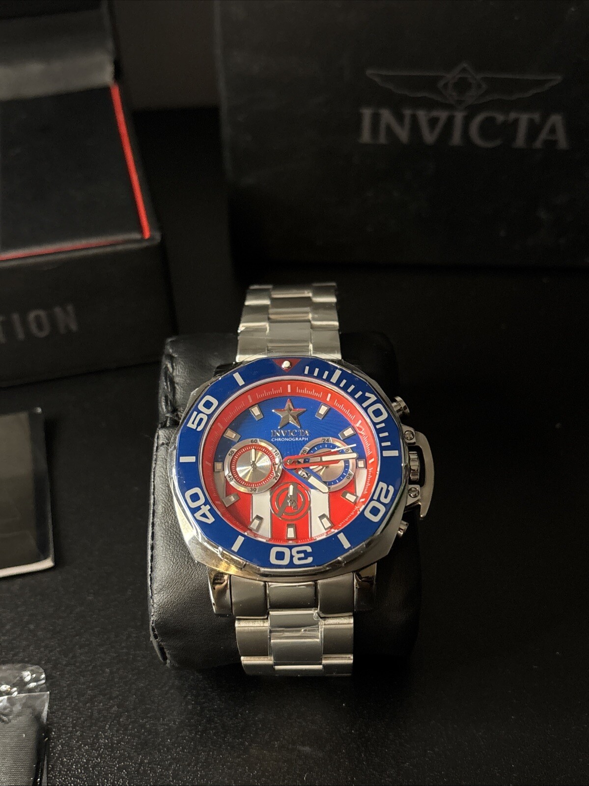 Invicta Men’s 35098 Marvel Quartz Silver, Black, Red Captain America New In Box