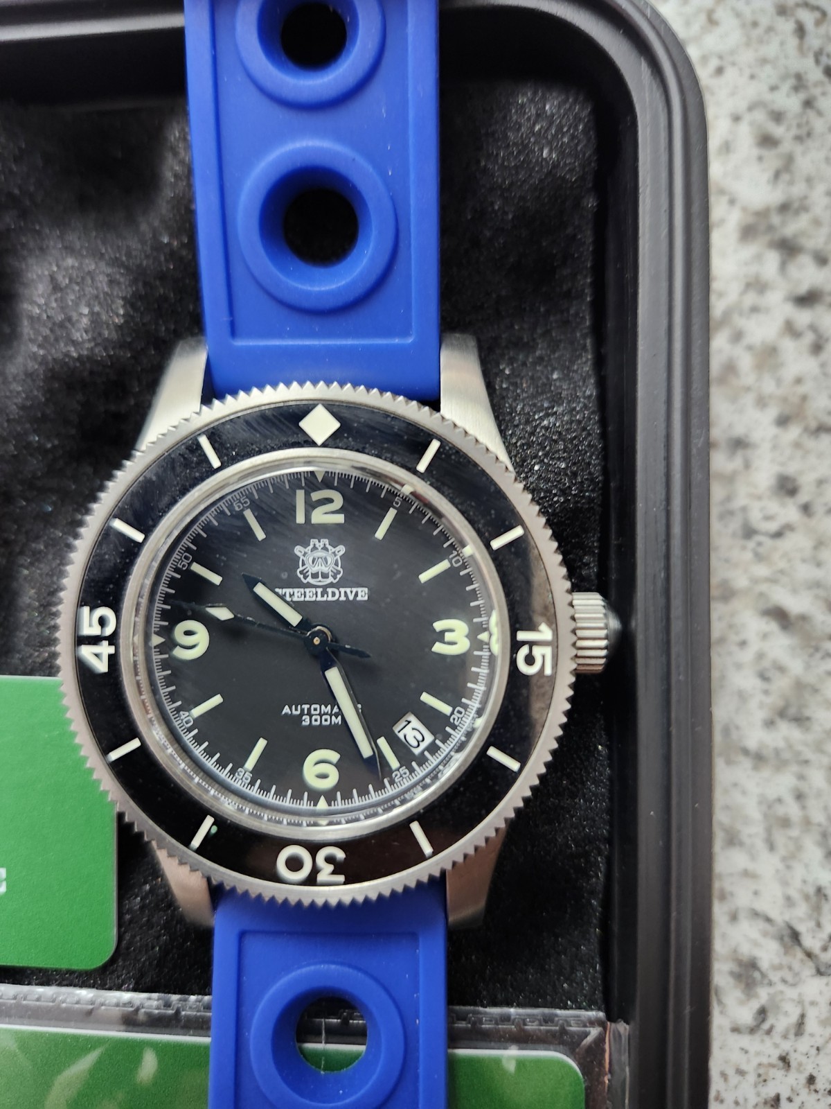 STEELDIVE Automatic 300m Diver Watch Black Dial Blue Rubber Strap Date