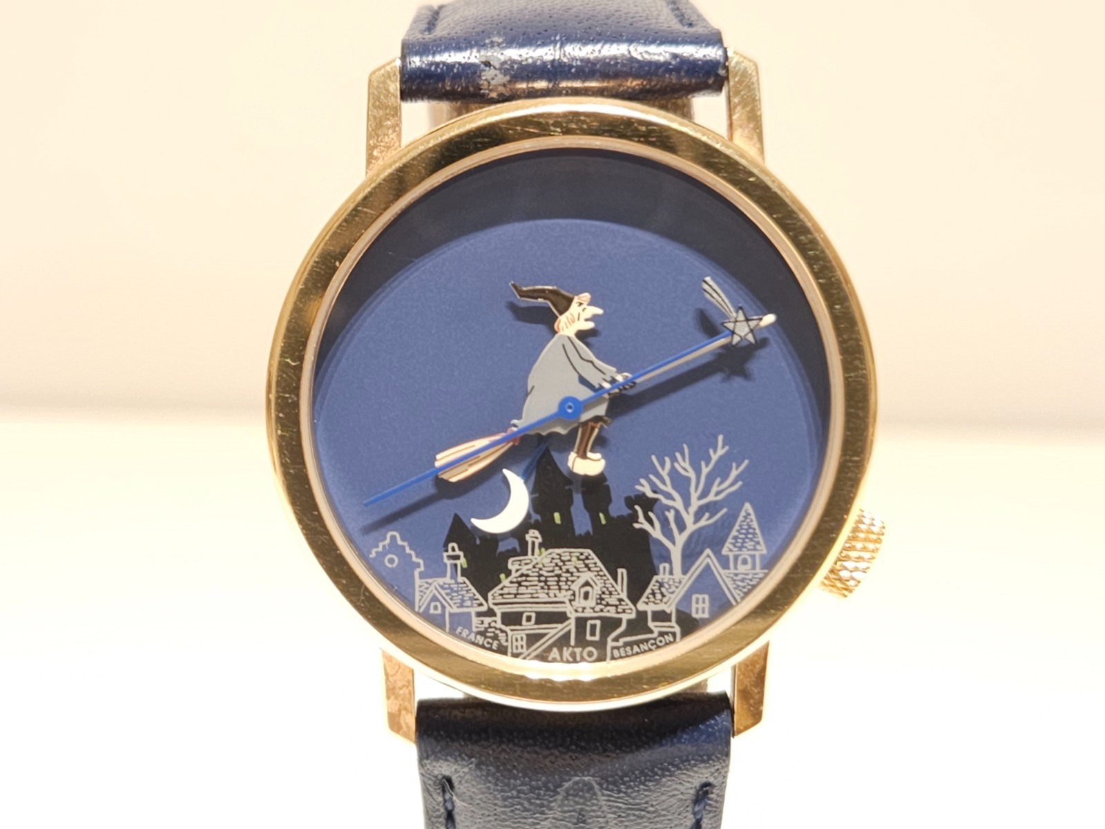 RETRO FRANCE RARE GOLD PLATED FRANCE MENS LADIES QUARTZ WATCH”AKTO” WITH WITCH