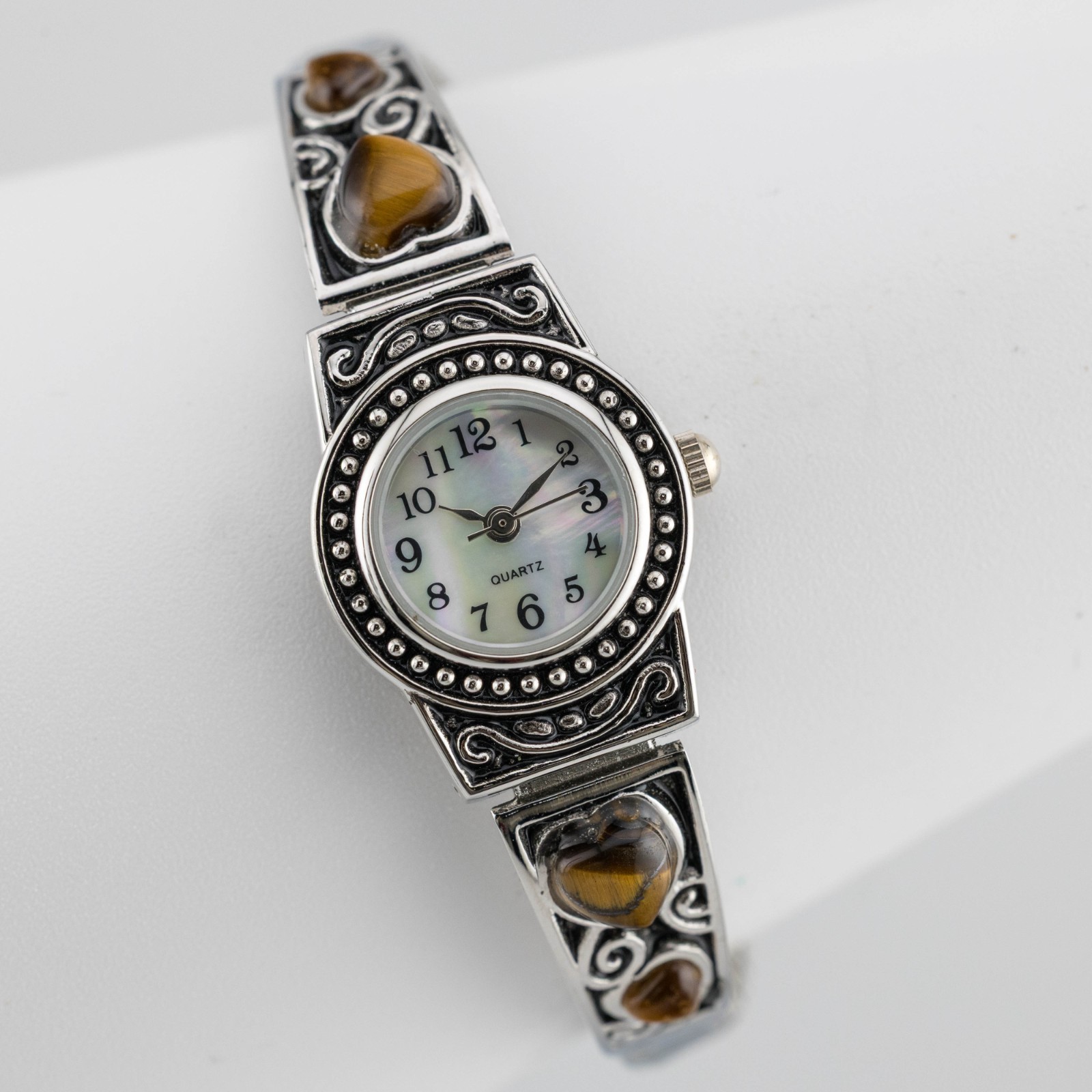Mother-of-Pearl Dial Quartz Analog Women’s Watch Sz. 6 1/2″ New Battery