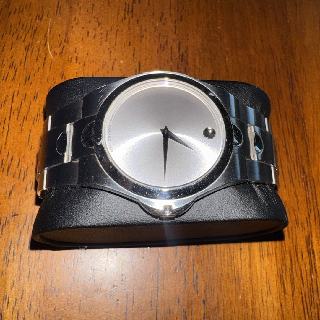 Movado Museum Swiss Made Quartz Silver Dial 35mm SS Bracelet 30m WR