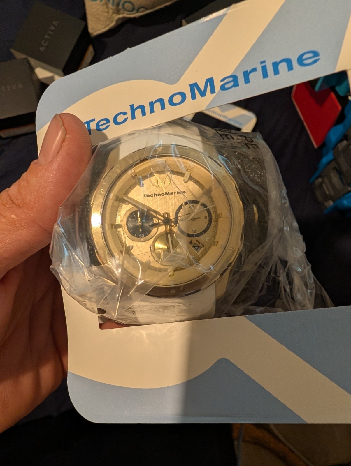 TechnoMarine TM-318101 Men’s Ocean Nomad 43mm Silicone Band Watch