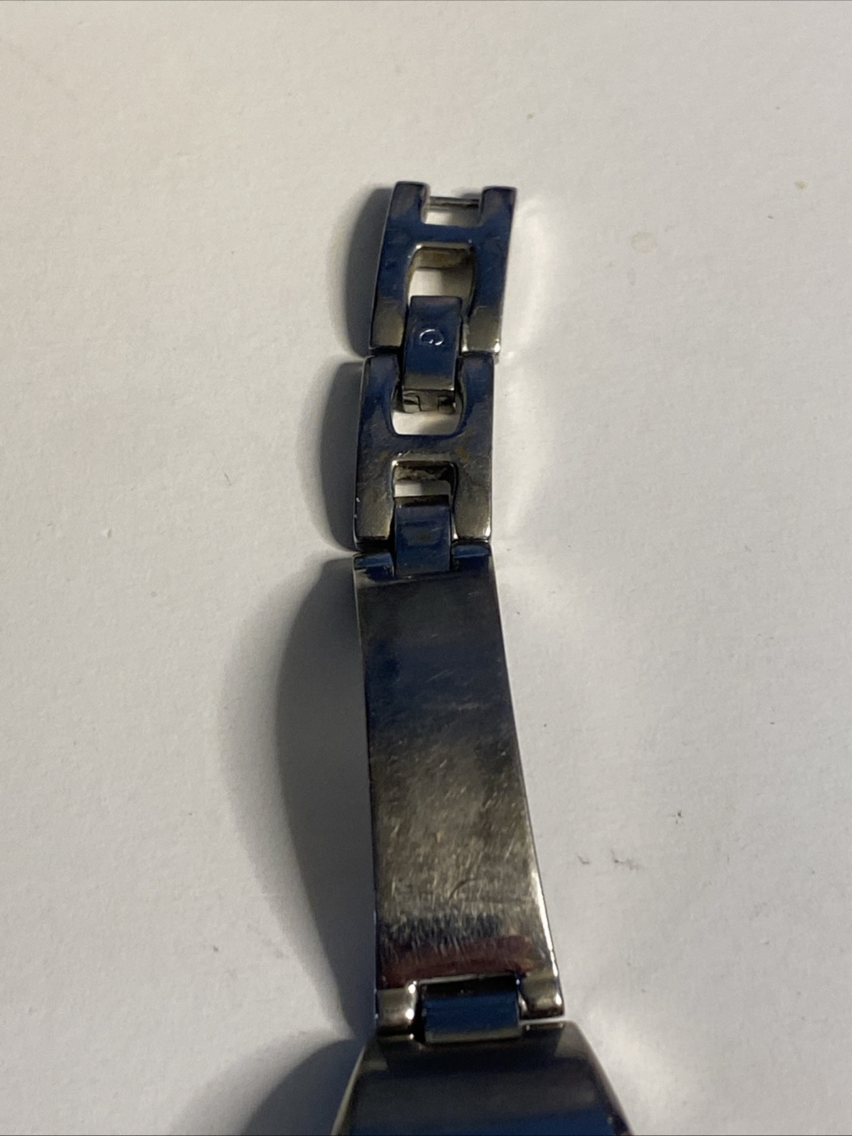 GUESS G65350L Silver Tone Quartz Analog Ladies Watch New Battery